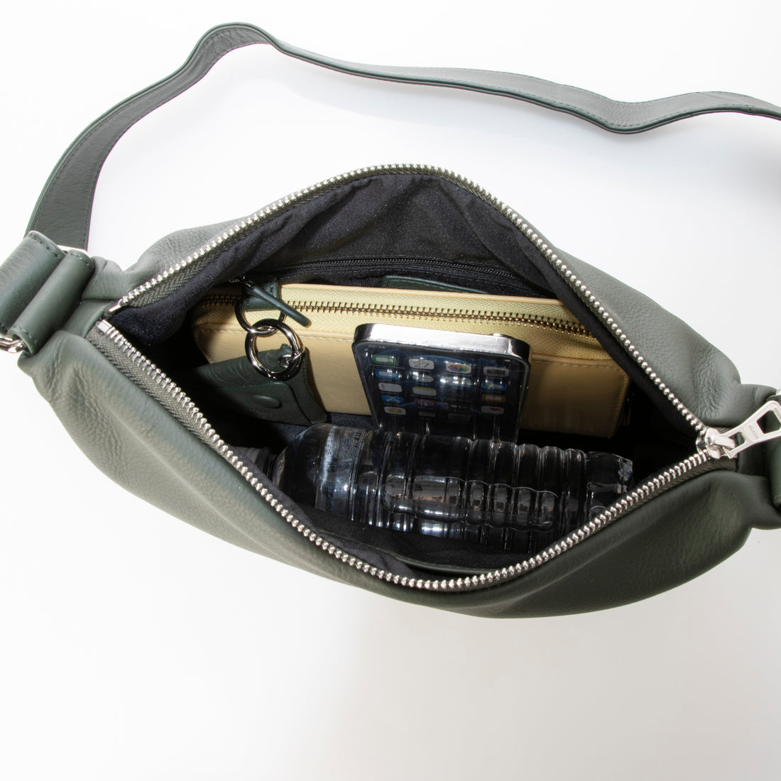 シーカー SEEKER MATTE ソフトレザー ボンディングショルダー （ネイビー） ネイビー