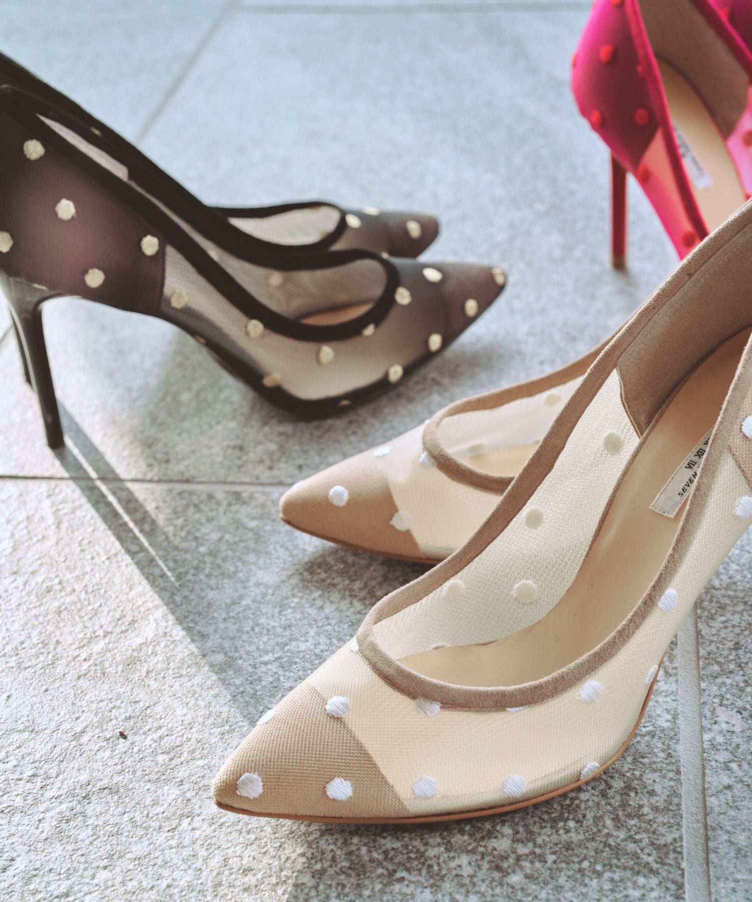 セヴン トゥエルヴ サーティ SEVEN TWELVE THIRTY ドット刺繍チュールパンプス （ベージュ） ベージュ