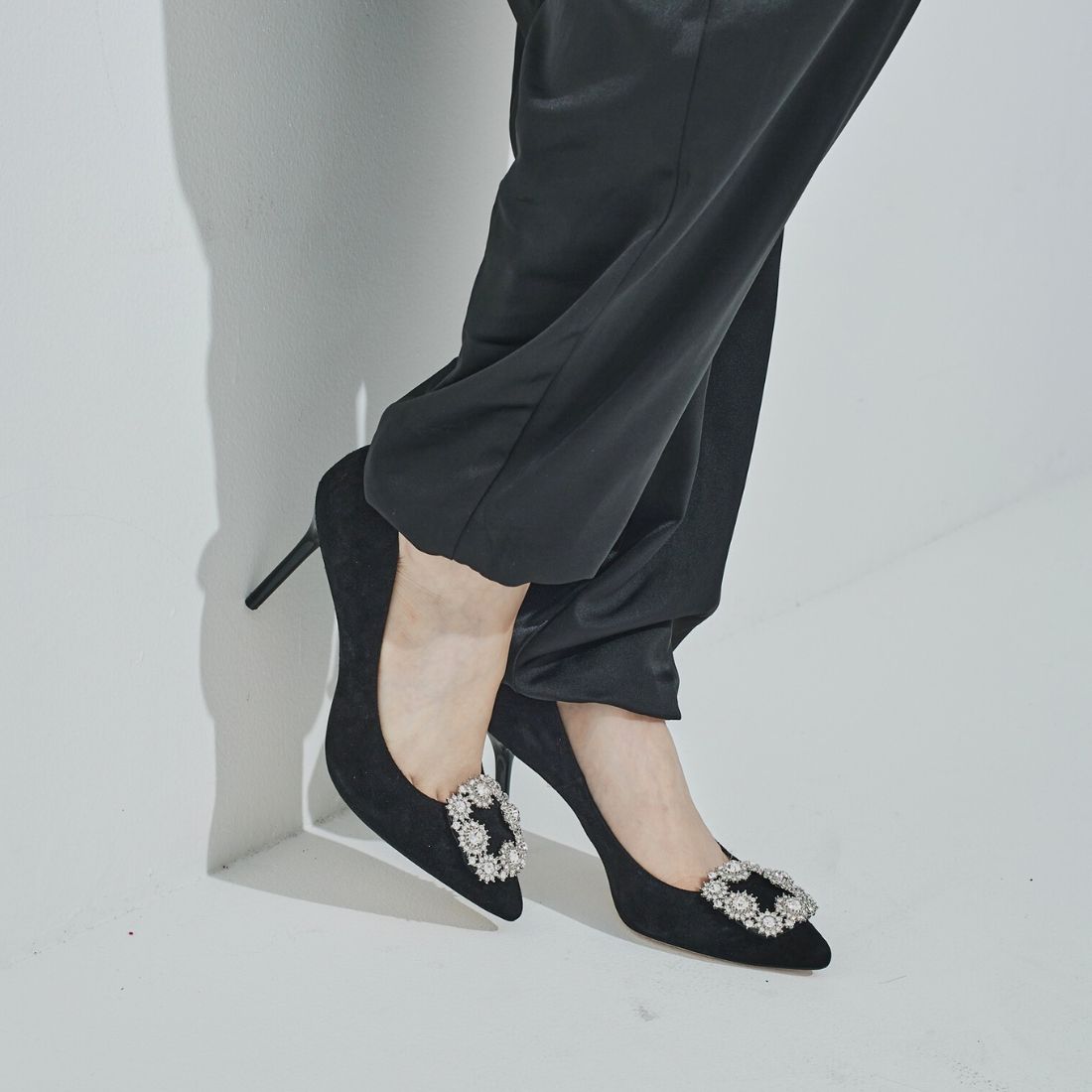 SEVEN TWELVE THIRTY Stiletto heel jewel buckle pumps