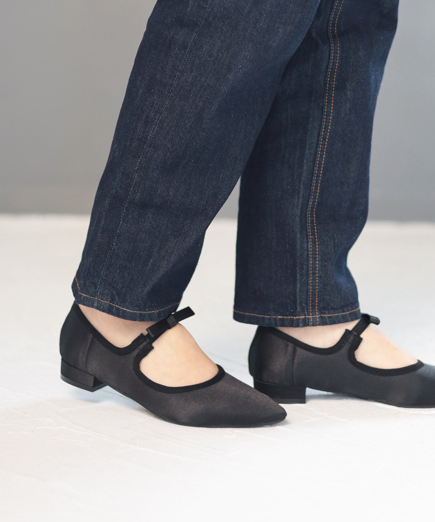 SESTO Flock Dot Sheer Ribbon Strap Low Heel Mary Jane Pumps