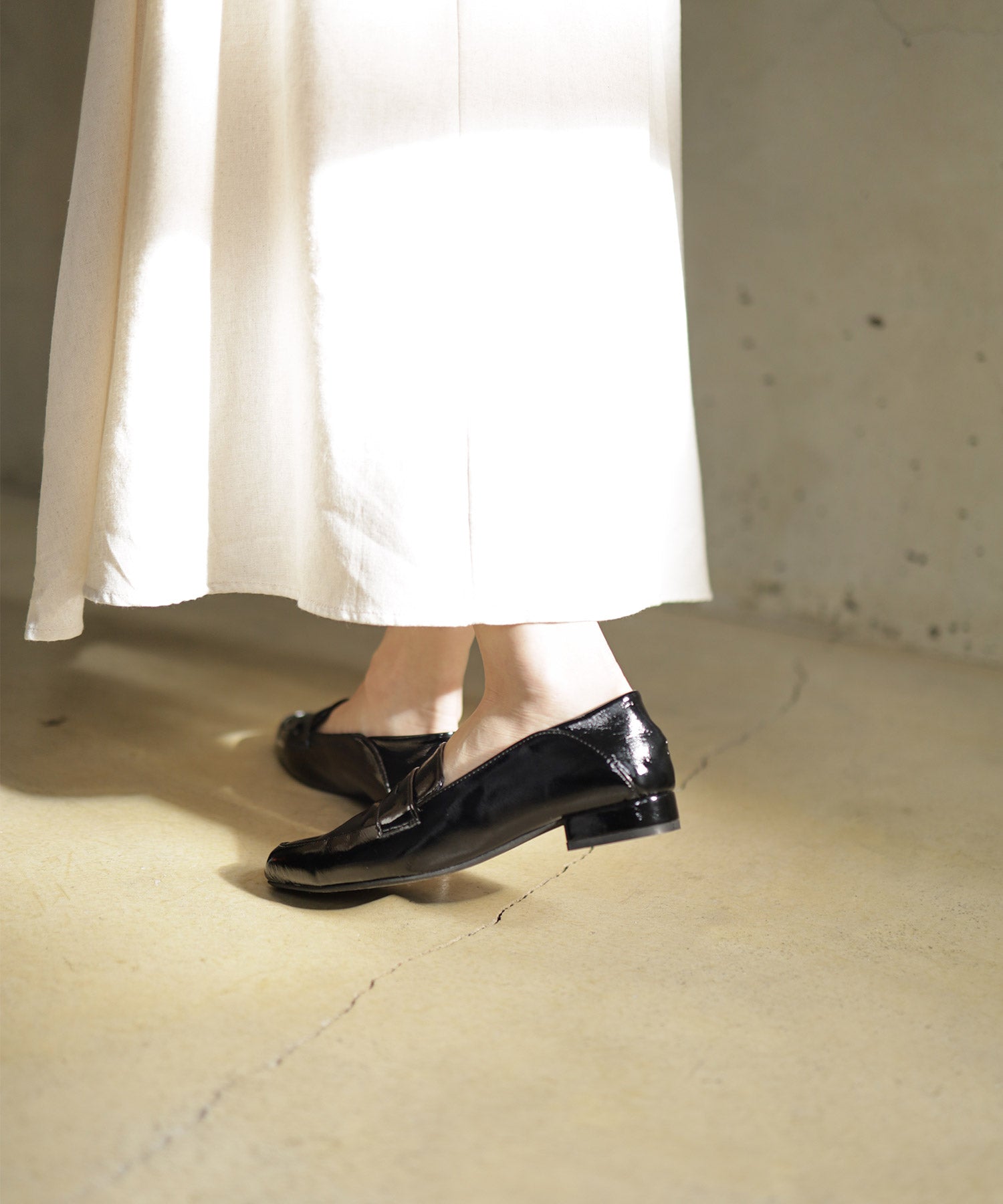 セスト SESTO かかとが踏めるバブーシュタイプのスクエアトゥコインローファー