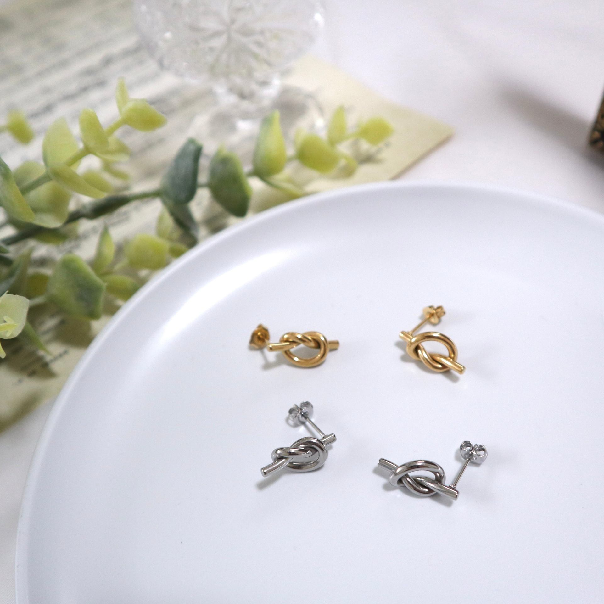 シースキー seasukii ステンレスノットピアス