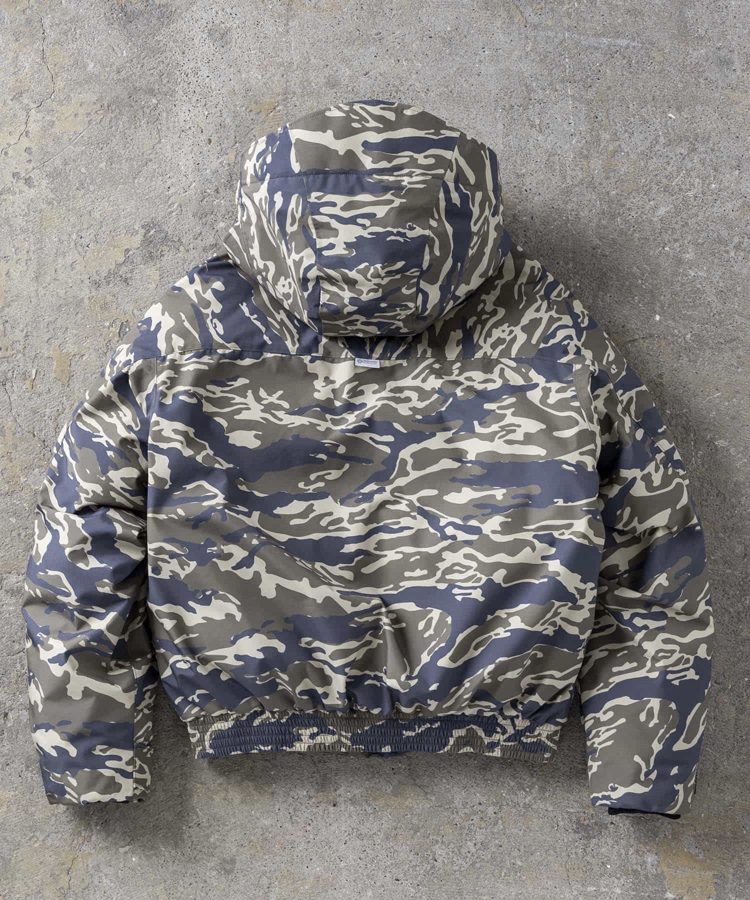 Plus Phoenix +phenix 【MENS】GORE-TEX Down Jacket GORE DOWN BOMBER JACKET / WINDSTOPPER Product BY GORE-TEX