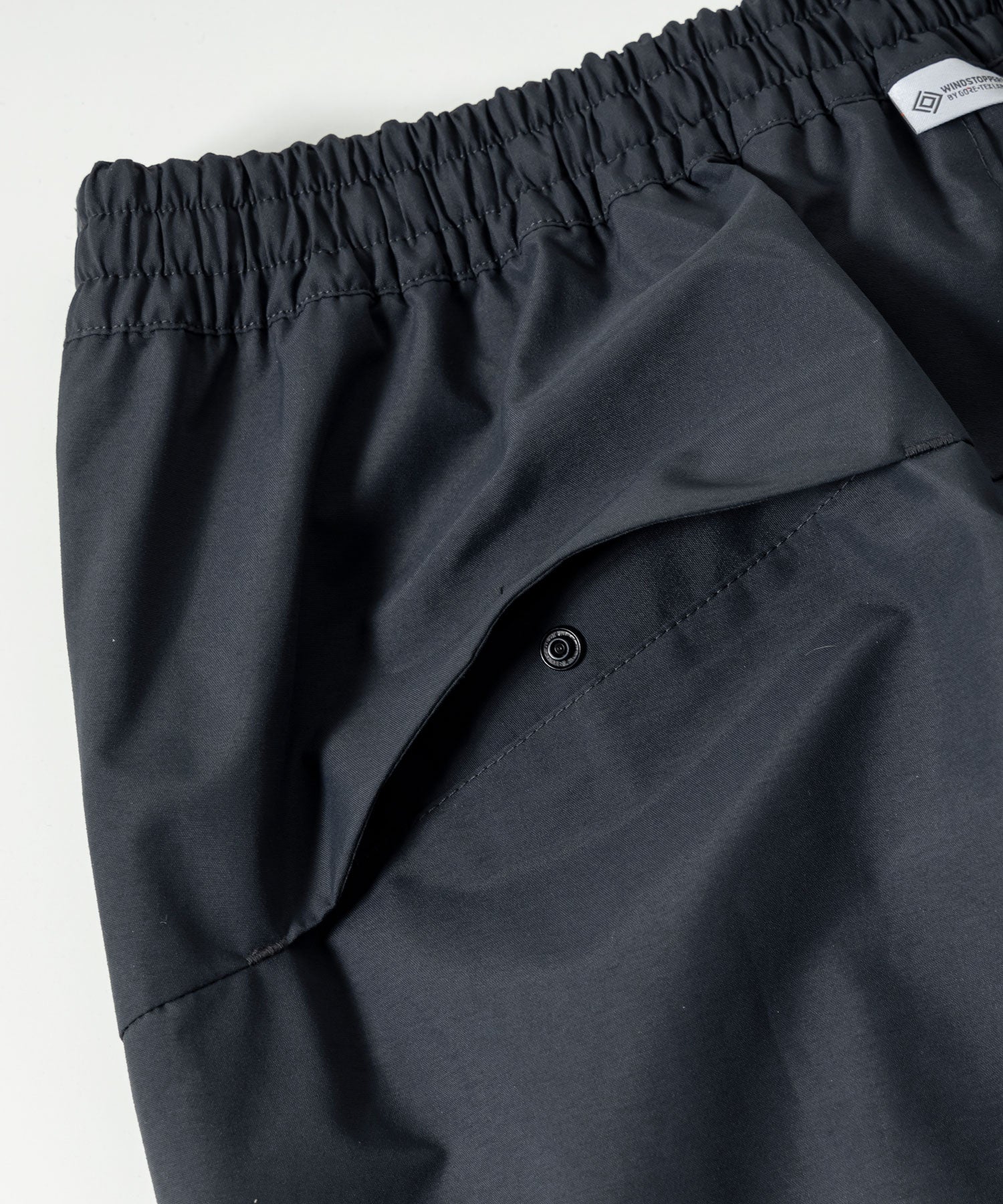 プラスフェニックス +phenix WEATHER PROOF OVER PANTS ウェザープルーフオーバーパンツ by GORE TEX LABS ゴアテックス（防風 / 耐水) （ブラック） ブラック