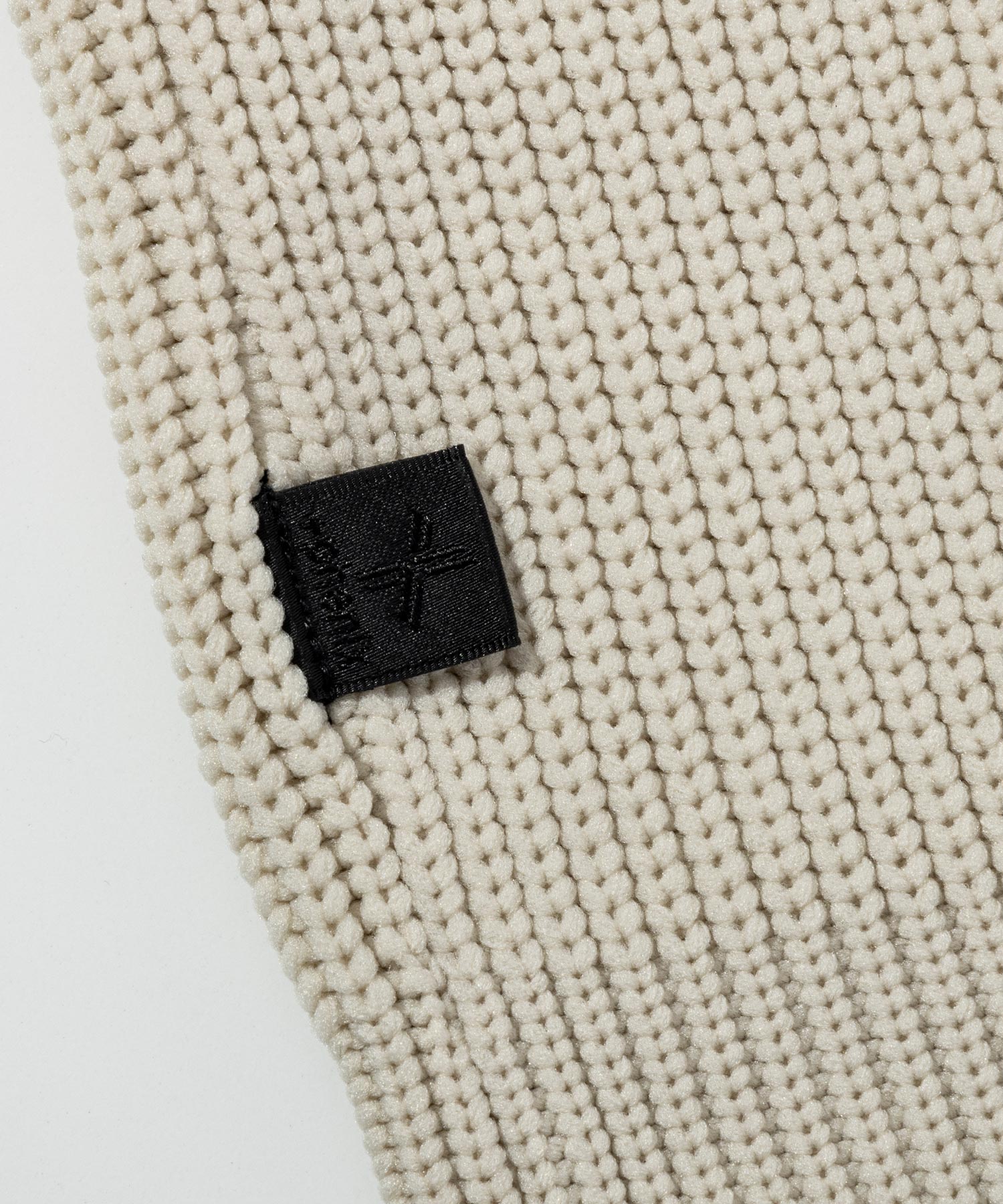 プラスフェニックス +phenix 【WEB・直営店限定】HYBRID KNIT LONGSLEEVE PULLOVER ハイブリッド ニット ロングスリーブ プルオーバー（軽量/通気性） （IVORY） IVORY