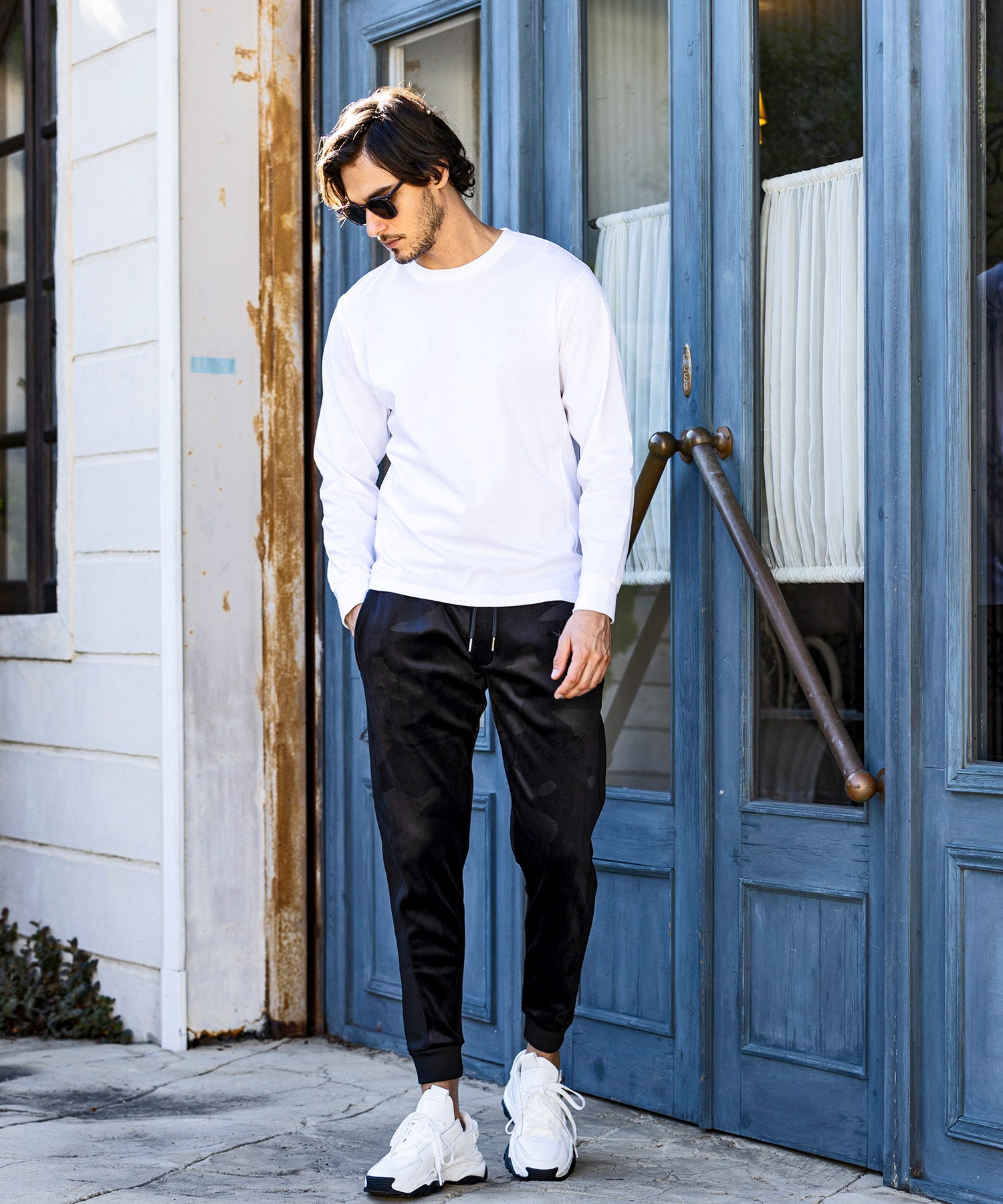 ウノ ピゥ ウノ ウグァーレ トレ リラックス 1PIU1UGUALE3 RELAX カモ柄ベロアロングパンツ （ブラック） ブラック