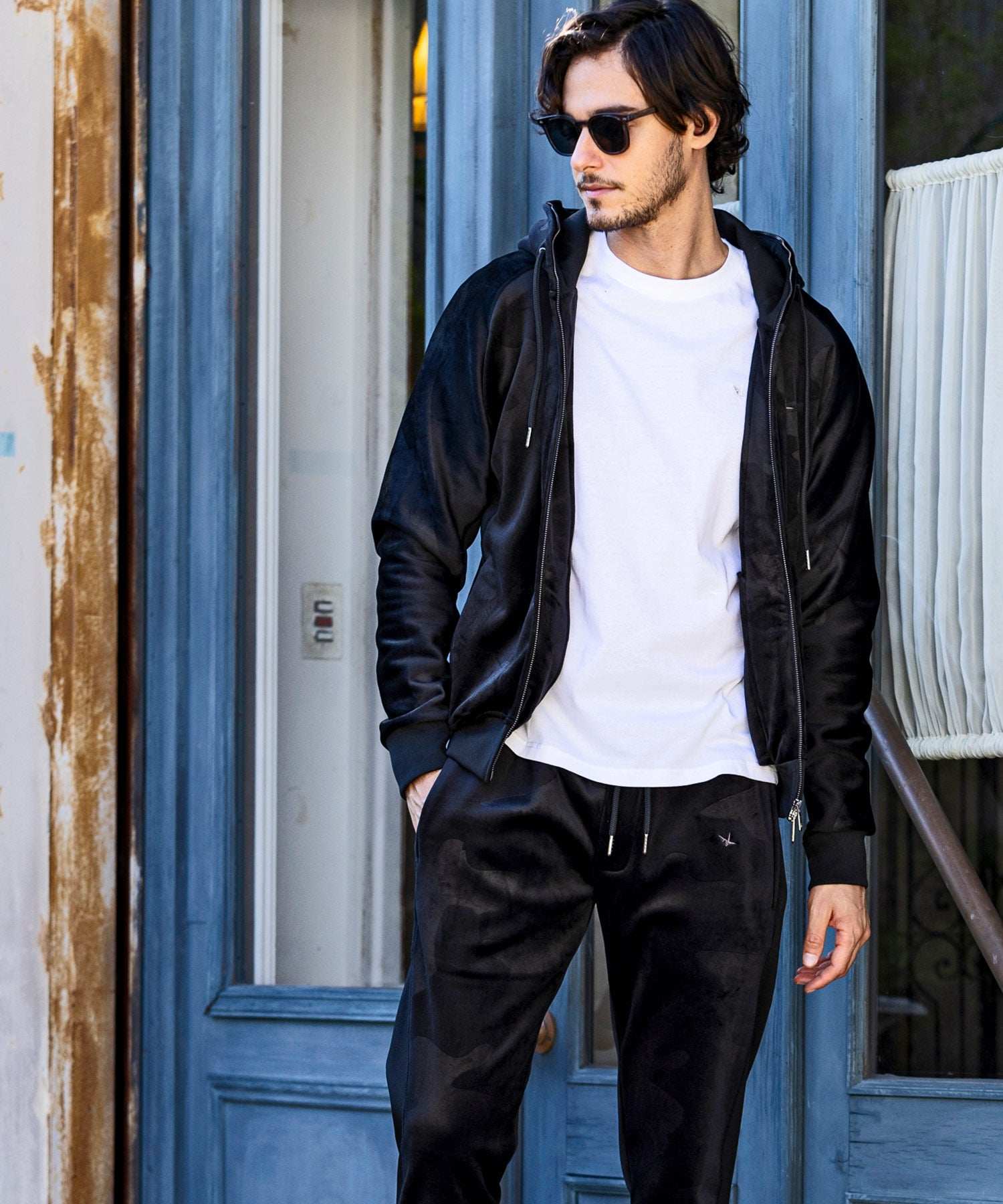 ウノ ピゥ ウノ ウグァーレ トレ リラックス 1PIU1UGUALE3 RELAX カモ柄ベロアロングパンツ （ブラック） ブラック