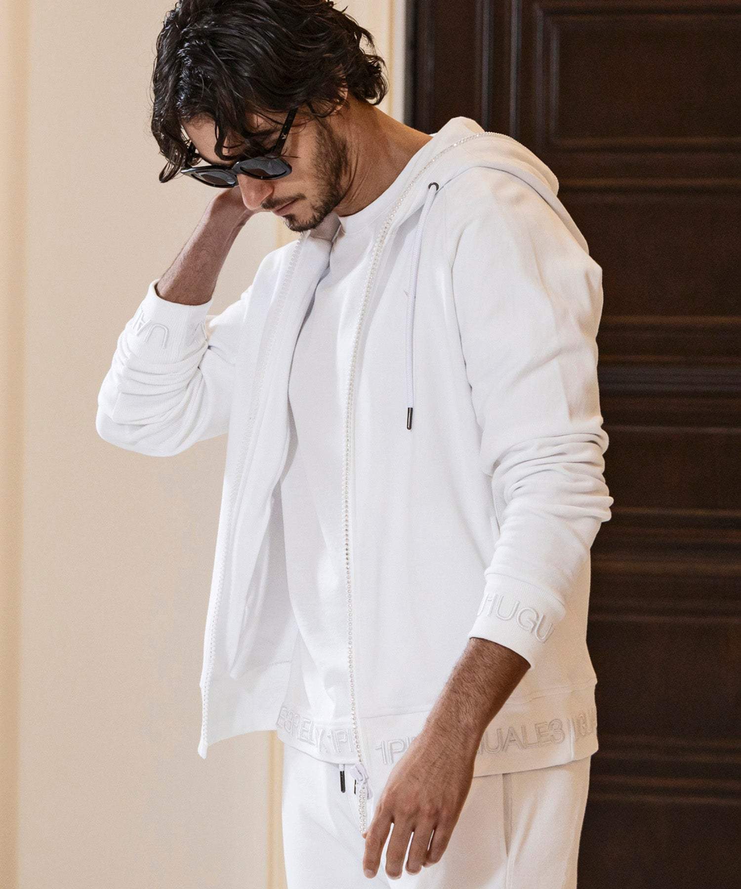 Uno Piu Uno Uguale Tre Relax 1PIU1UGUALE3 RELAX Rib Embroidered Rhinestone Zip Hoodie