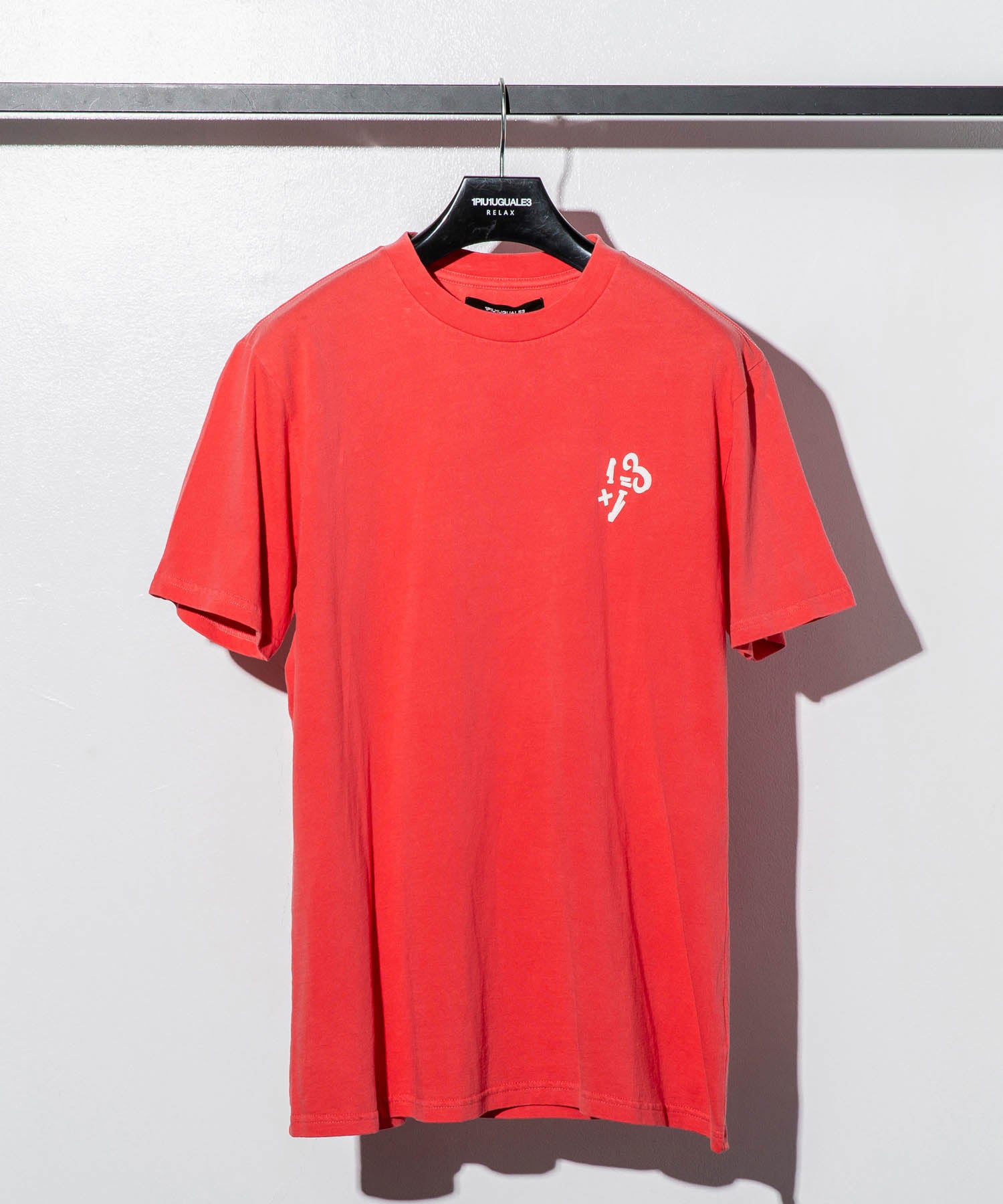 ウノ ピゥ ウノ ウグァーレ トレ リラックス 1PIU1UGUALE3 RELAX ピグメント半袖Tシャツ （コーラル） コーラル