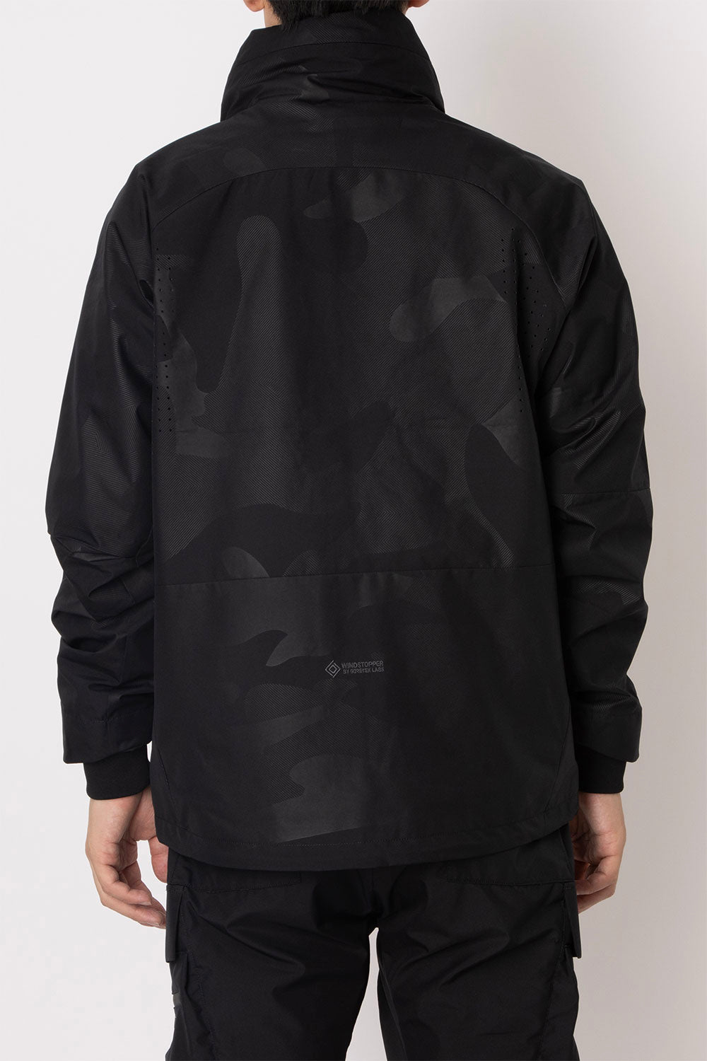ウノ ピゥ ウノ ウグァーレ トレ リラックス 1PIU1UGUALE3 RELAX トラックジャケット WINDSTOPPER プロダクト by GORE-TEX LABS /ウィンドストッパー/ゴアテックス （ブラックカモ） ブラックカモ