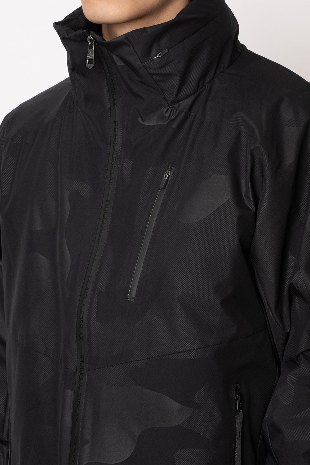 ウノ ピゥ ウノ ウグァーレ トレ リラックス 1PIU1UGUALE3 RELAX トラックジャケット WINDSTOPPER プロダクト by GORE-TEX LABS /ウィンドストッパー/ゴアテックス （ブラックカモ） ブラックカモ