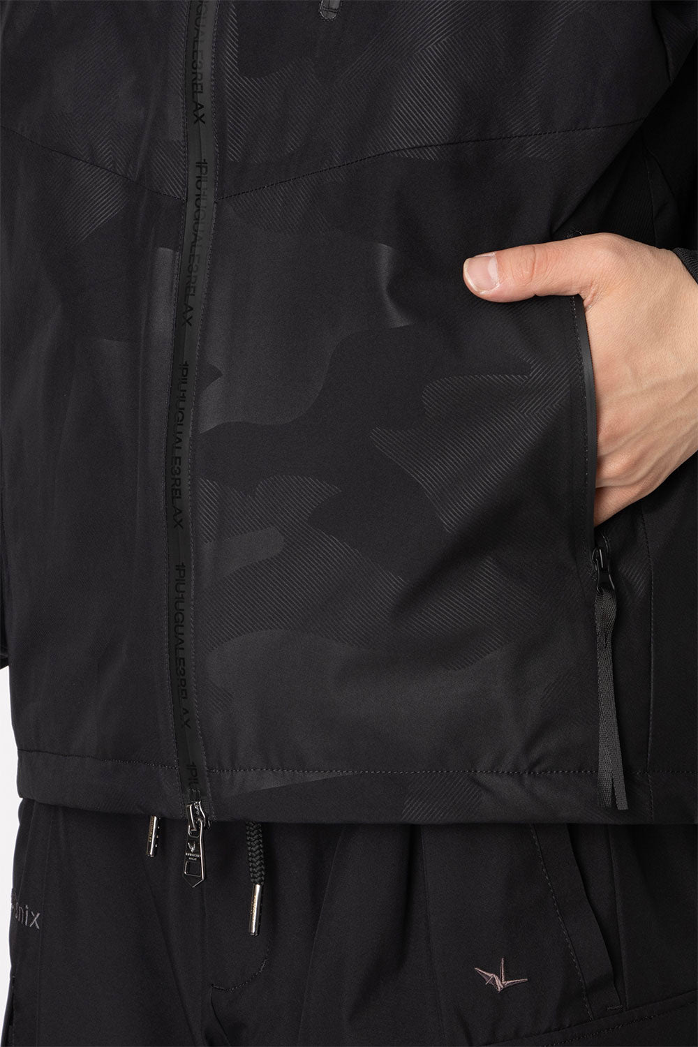 ウノ ピゥ ウノ ウグァーレ トレ リラックス 1PIU1UGUALE3 RELAX トラックジャケット WINDSTOPPER プロダクト by GORE-TEX LABS /ウィンドストッパー/ゴアテックス （ブラックカモ） ブラックカモ