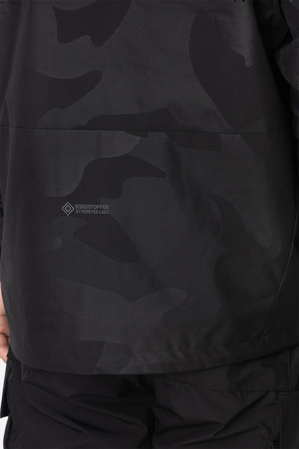 ウノ ピゥ ウノ ウグァーレ トレ リラックス 1PIU1UGUALE3 RELAX トラックジャケット WINDSTOPPER プロダクト by GORE-TEX LABS /ウィンドストッパー/ゴアテックス （ブラックカモ） ブラックカモ