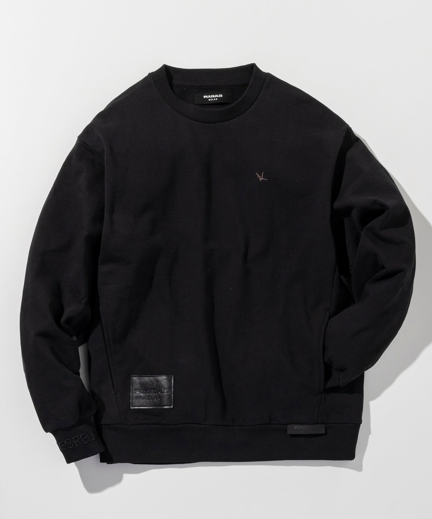 ウノ ピゥ ウノ ウグァーレ トレ リラックス 1PIU1UGUALE3 RELAX レザーパッチ クルーネックプルオーバー 長袖スウェット トレーナー （ブラック） ブラック