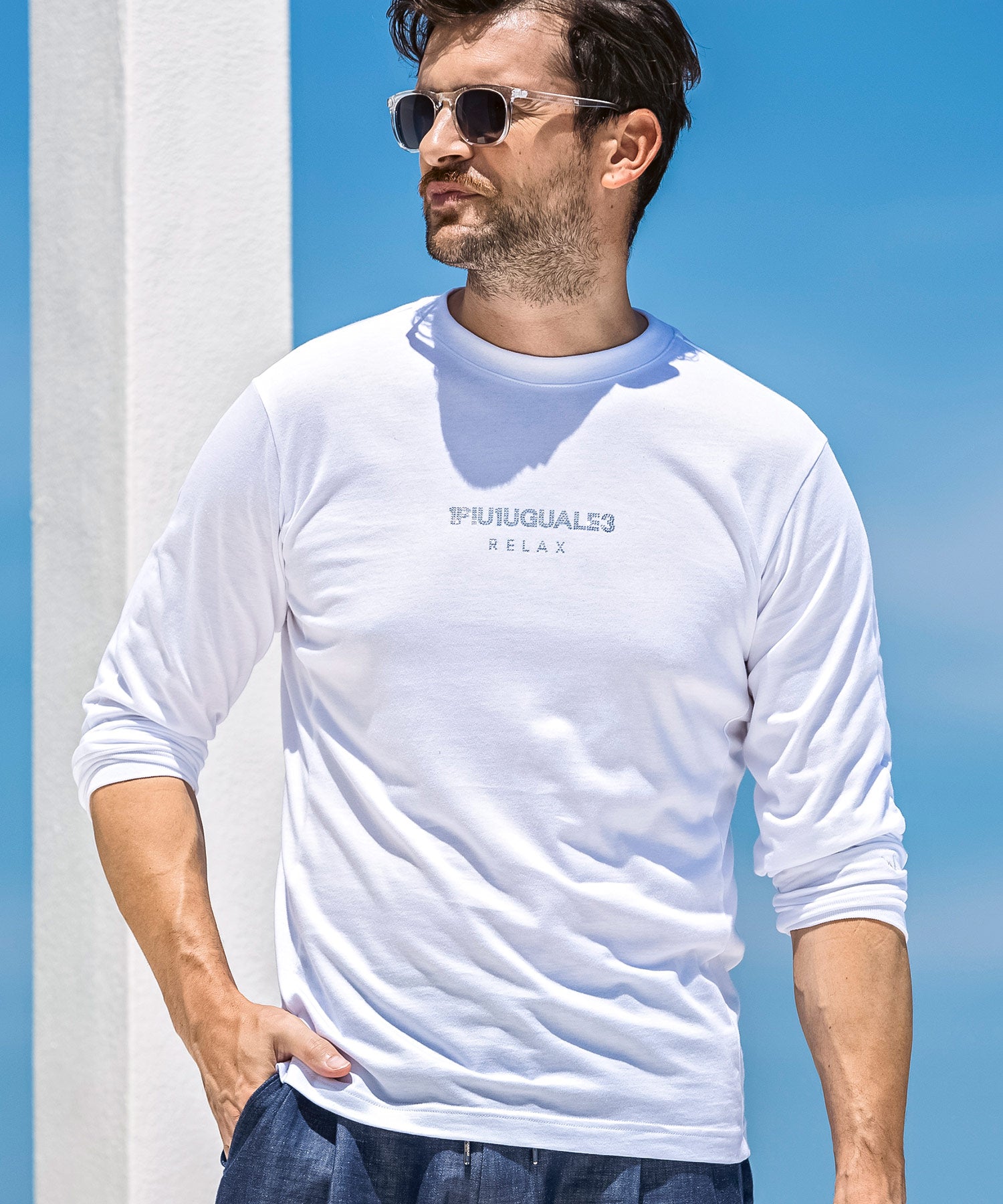 ウノ ピゥ ウノ ウグァーレ トレ リラックス 1PIU1UGUALE3 RELAX ダブルラインストーンロゴロングTシャツ （ホワイト） ホワイト