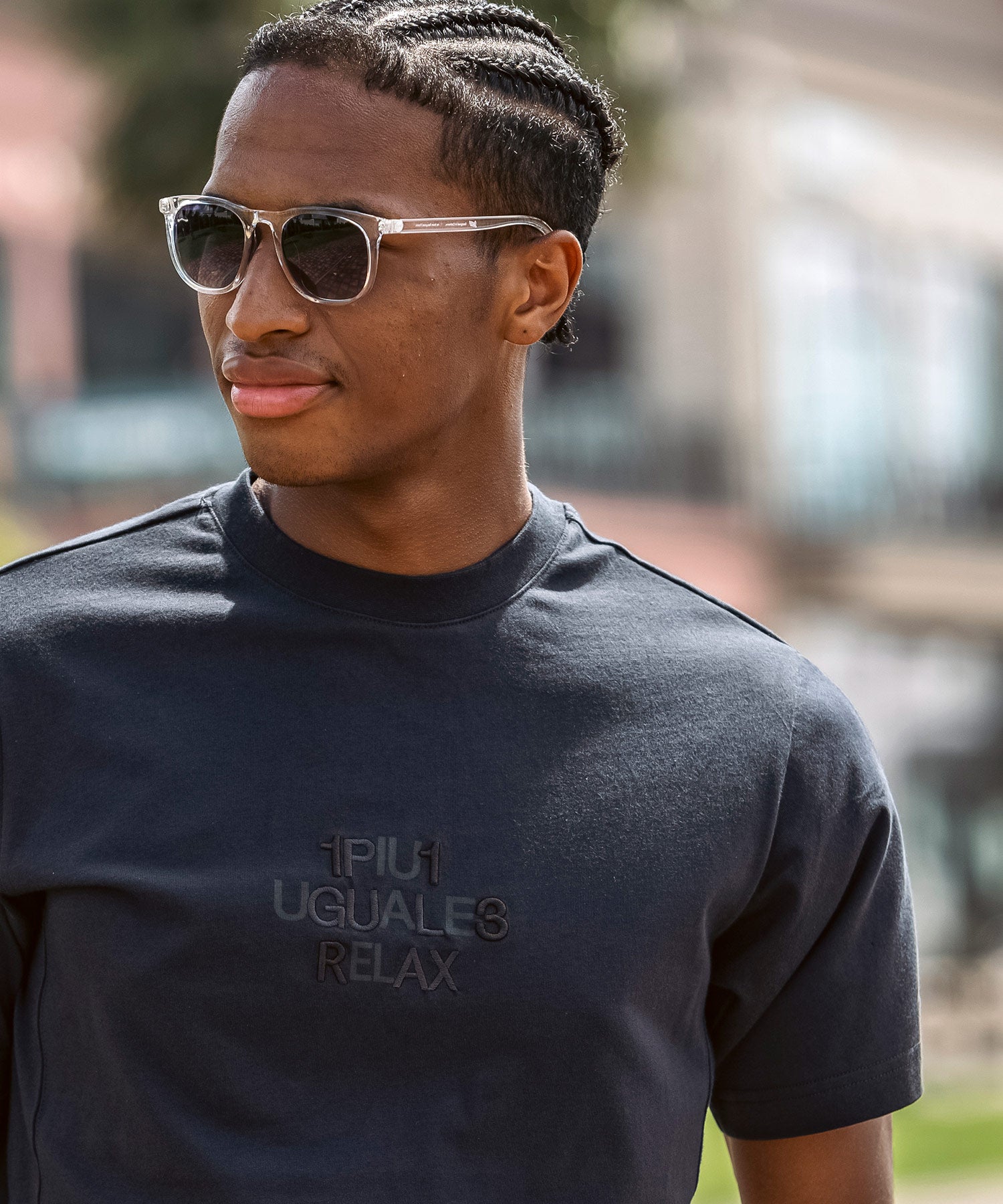 ウノ ピゥ ウノ ウグァーレ トレ リラックス 1PIU1UGUALE3 RELAX コンビネーションロゴ半袖Tシャツ （チャコール） チャコール