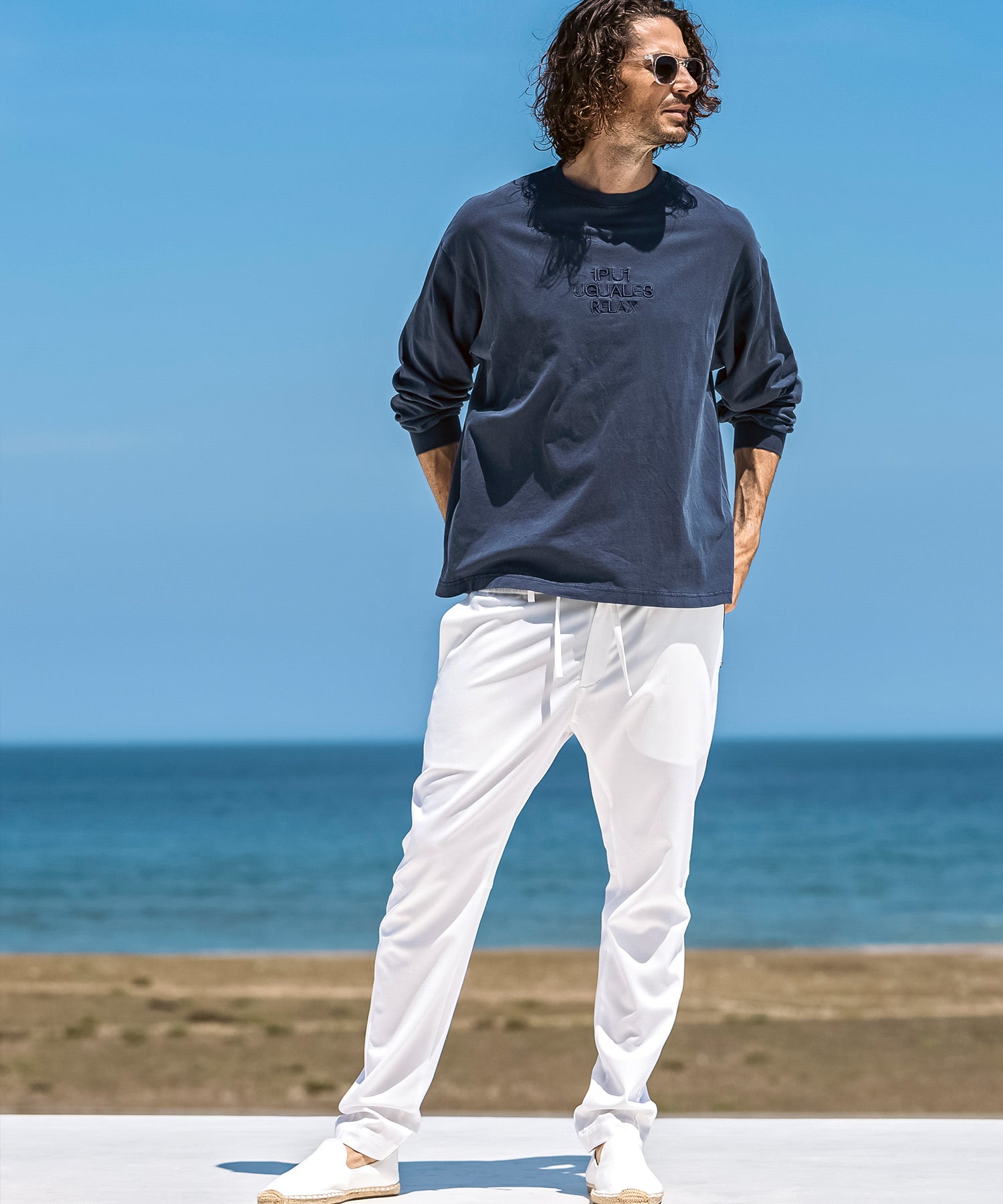 ウノ ピゥ ウノ ウグァーレ トレ リラックス 1PIU1UGUALE3 RELAX ピグメント刺繍ロゴロングTシャツ （ネイビー） ネイビー