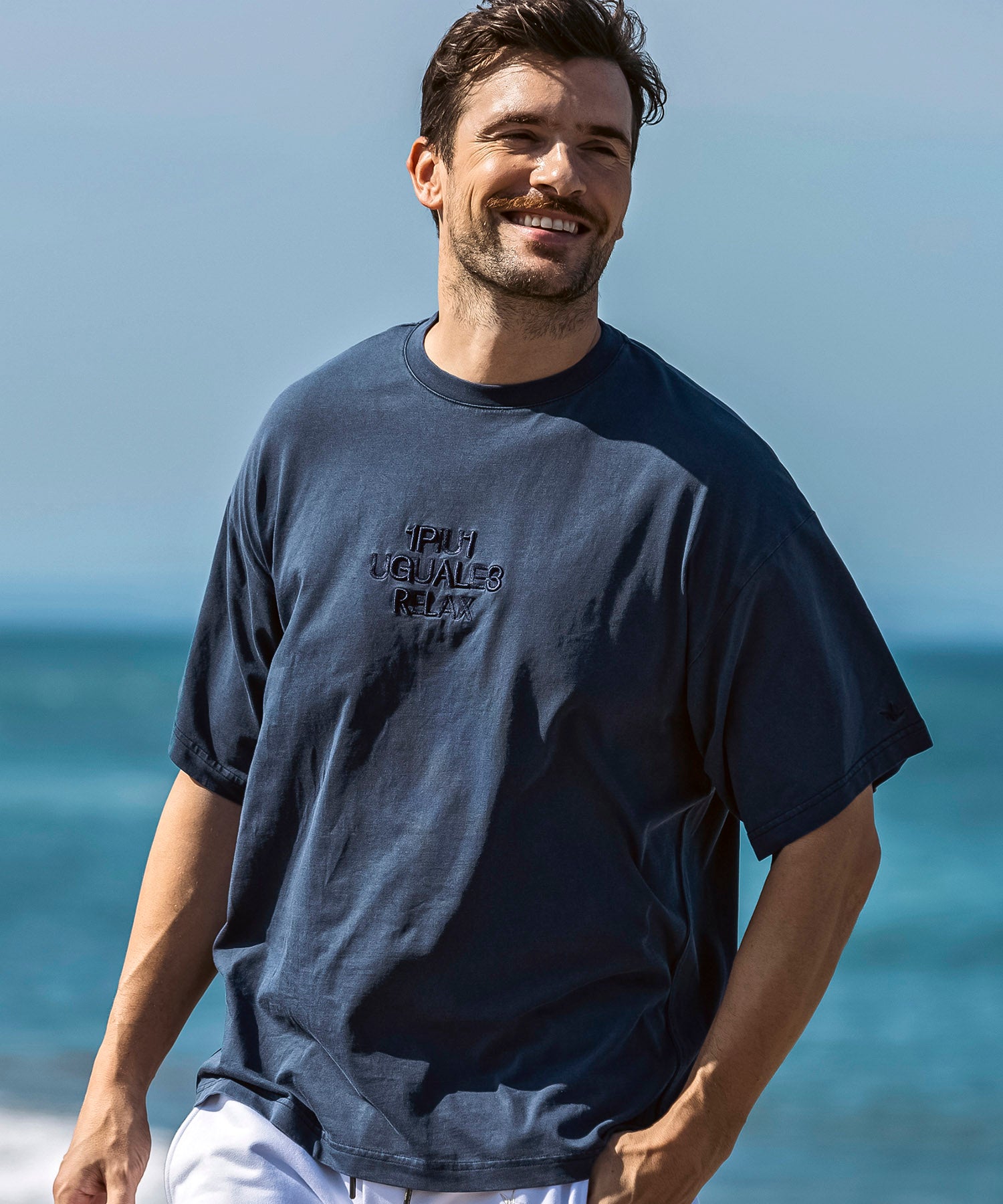 ウノ ピゥ ウノ ウグァーレ トレ リラックス 1PIU1UGUALE3 RELAX ピグメント刺繍ロゴ半袖Tシャツ （ネイビー） ネイビー