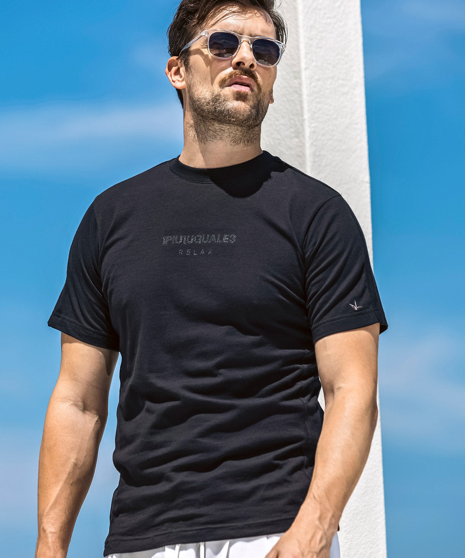 ウノ ピゥ ウノ ウグァーレ トレ リラックス 1PIU1UGUALE3 RELAX ダブルラインストーンロゴ半袖Tシャツ （ブラック） ブラック
