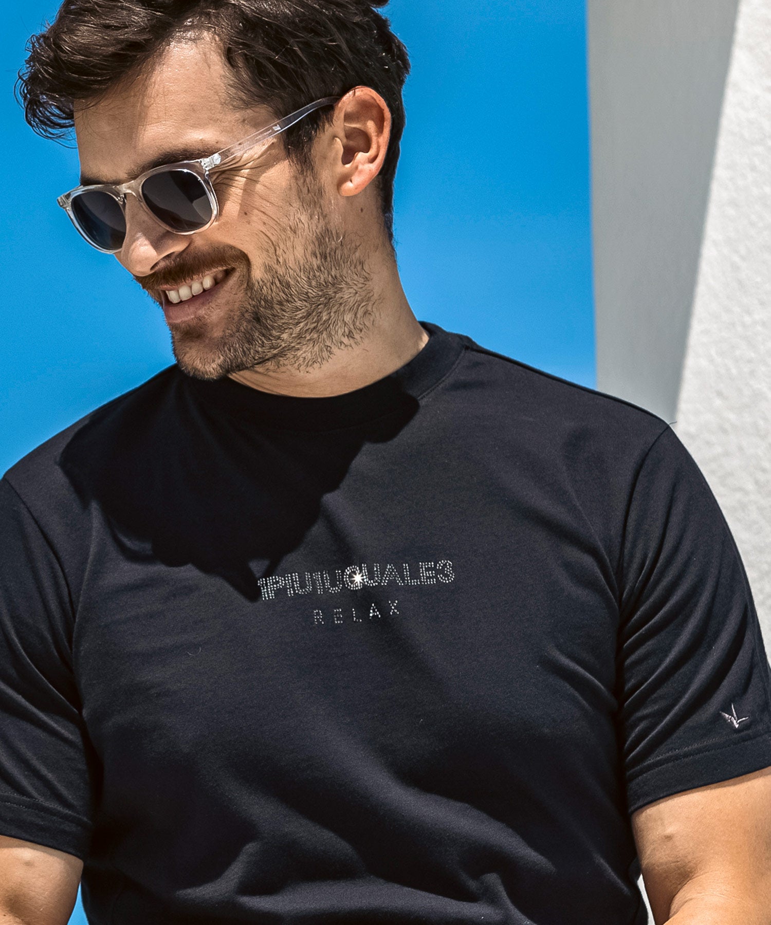 ウノ ピゥ ウノ ウグァーレ トレ リラックス 1PIU1UGUALE3 RELAX ダブルラインストーンロゴ半袖Tシャツ （ブラック） ブラック