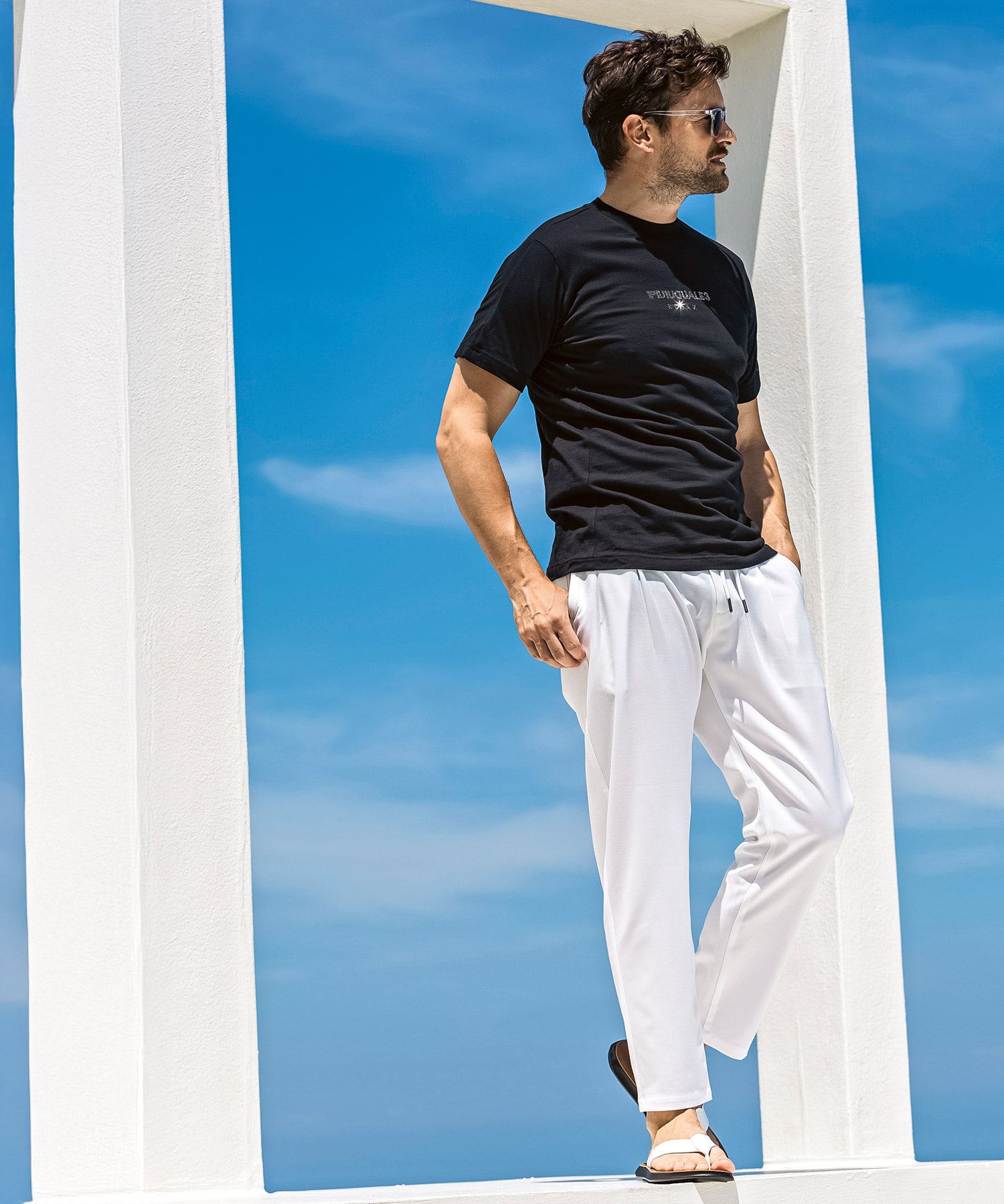 ウノ ピゥ ウノ ウグァーレ トレ リラックス 1PIU1UGUALE3 RELAX ダブルラインストーンロゴ半袖Tシャツ （ブラック） ブラック