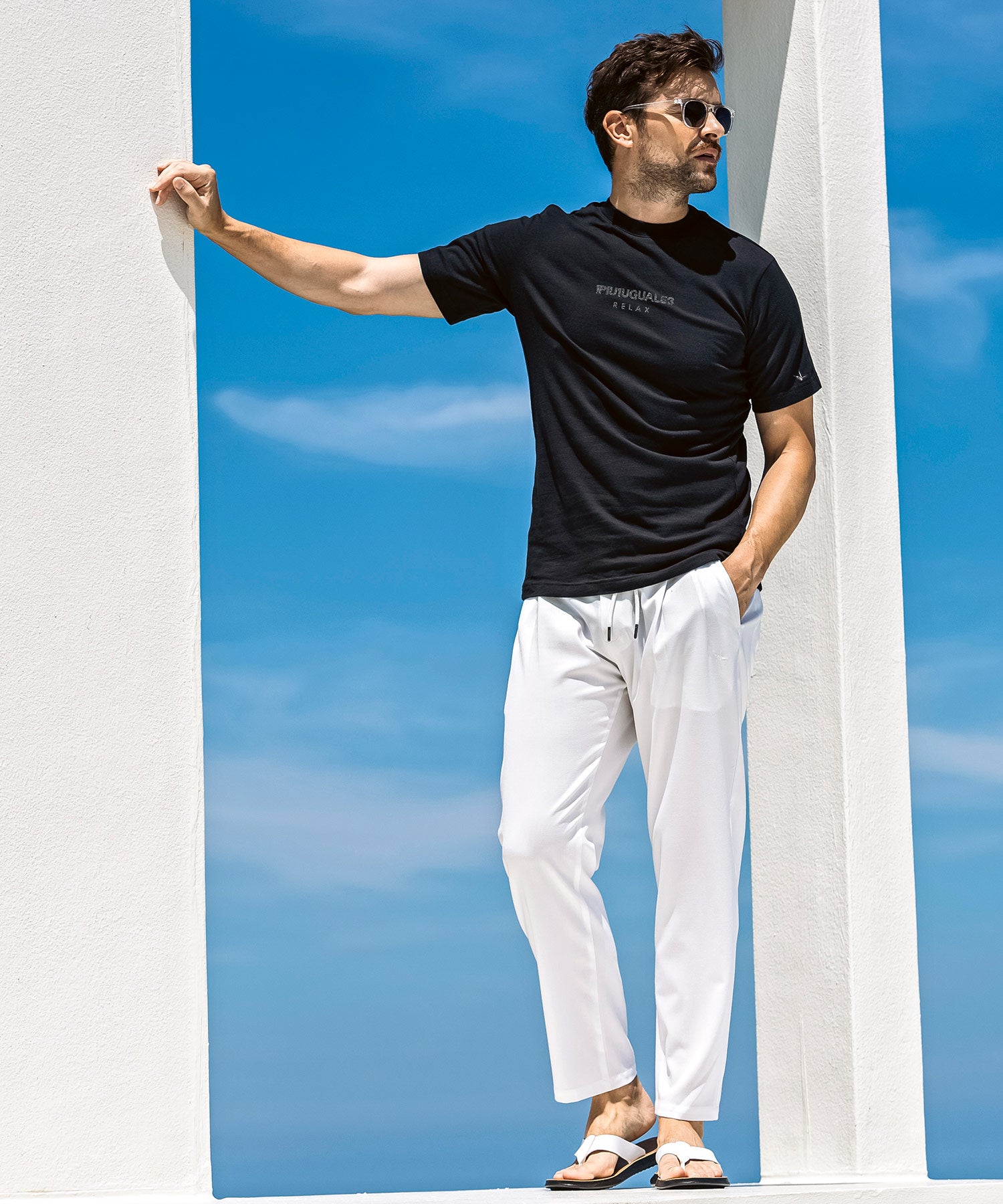 ウノ ピゥ ウノ ウグァーレ トレ リラックス 1PIU1UGUALE3 RELAX ダブルラインストーンロゴ半袖Tシャツ （ブラック） ブラック