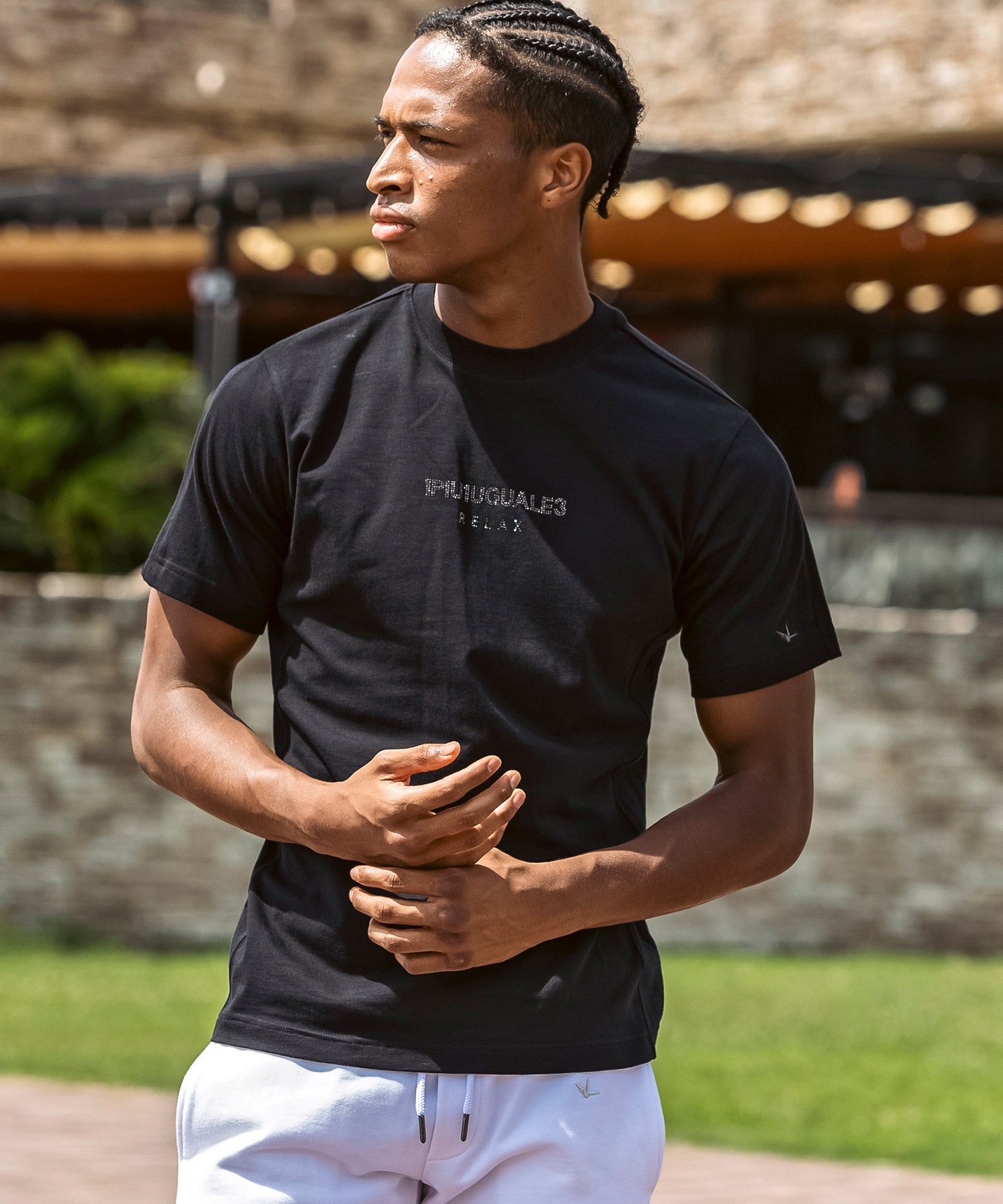 ウノ ピゥ ウノ ウグァーレ トレ リラックス 1PIU1UGUALE3 RELAX ダブルラインストーンロゴ半袖Tシャツ （ブラック） ブラック