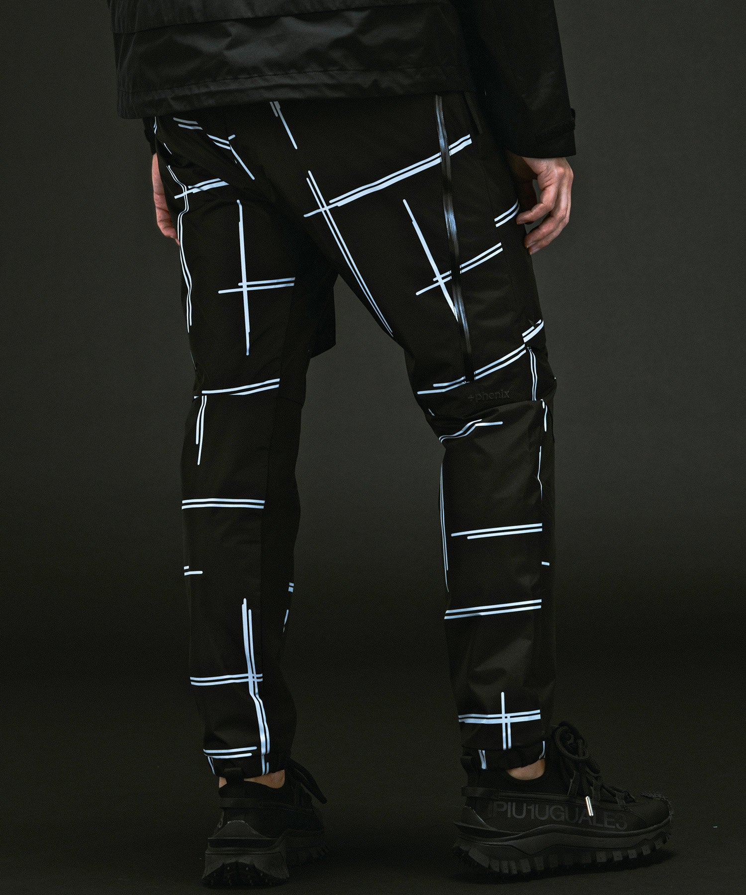 ウノ ピゥ ウノ ウグァーレ トレ リラックス 1PIU1UGUALE3 RELAX テックパンツ by GORE-TEX LABS / ゴアテックス （black×white） black×white