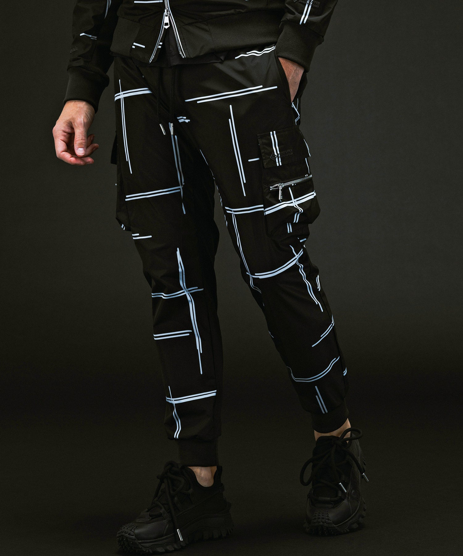ウノ ピゥ ウノ ウグァーレ トレ リラックス 1PIU1UGUALE3 RELAX カーゴパンツ by GORE-TEX LABS / ゴアテックス （black×white） black×white