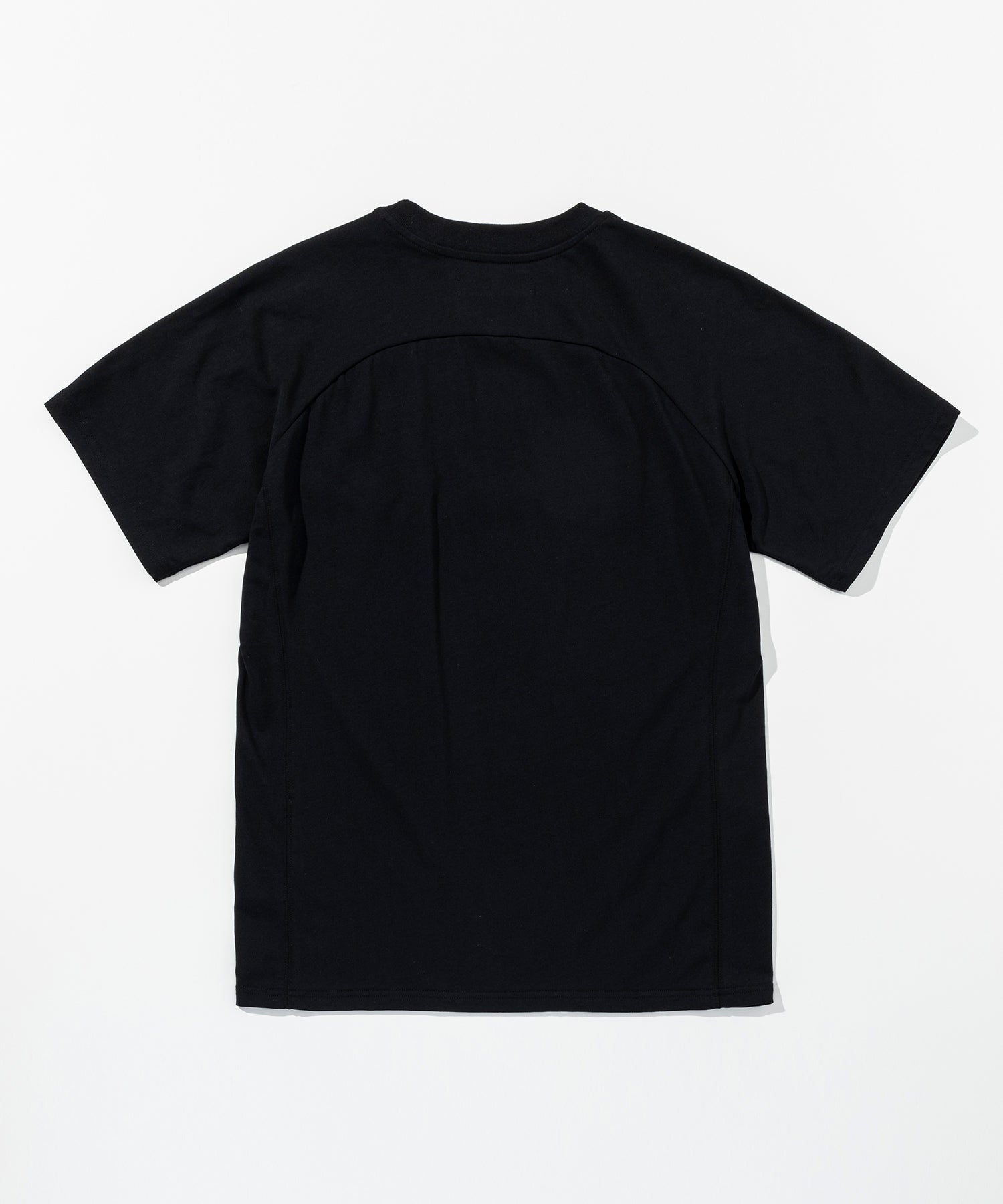ウノ ピゥ ウノ ウグァーレ トレ リラックス 1PIU1UGUALE3 RELAX ロープ刺繍ロゴ半袖Tシャツ （ブラック） ブラック