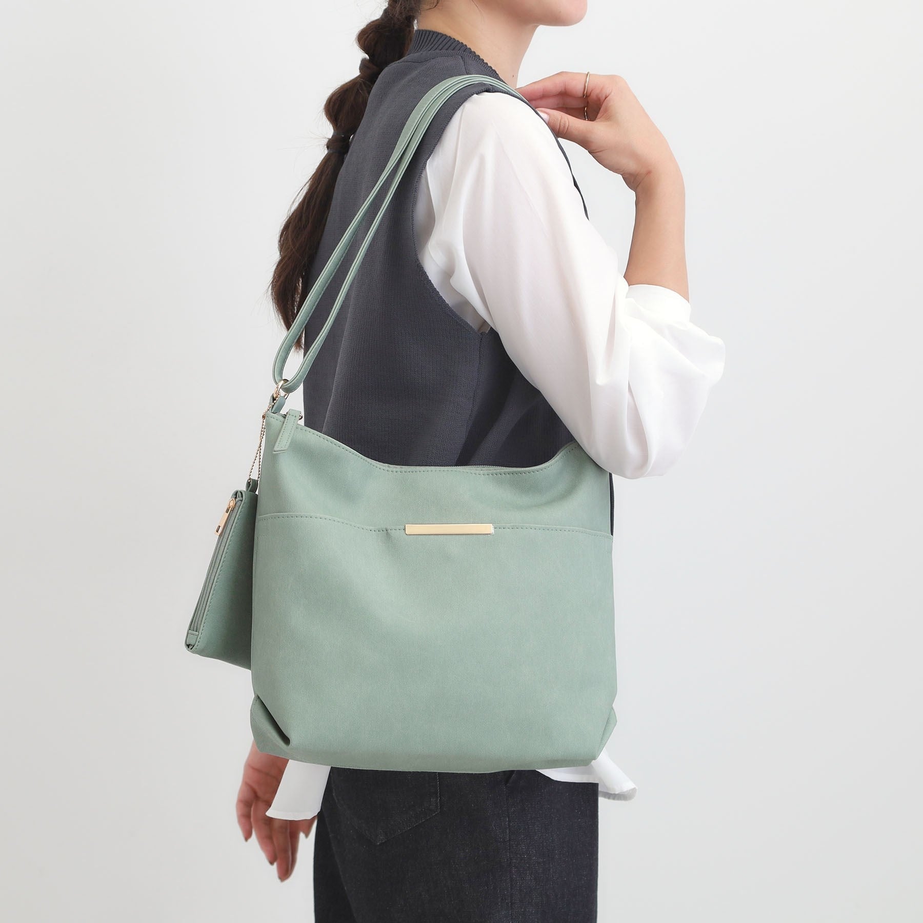 シューラルー SHOO・LA・RUE ダブルフェイスショルダーバッグ （グリーン(022)） グリーン(022)