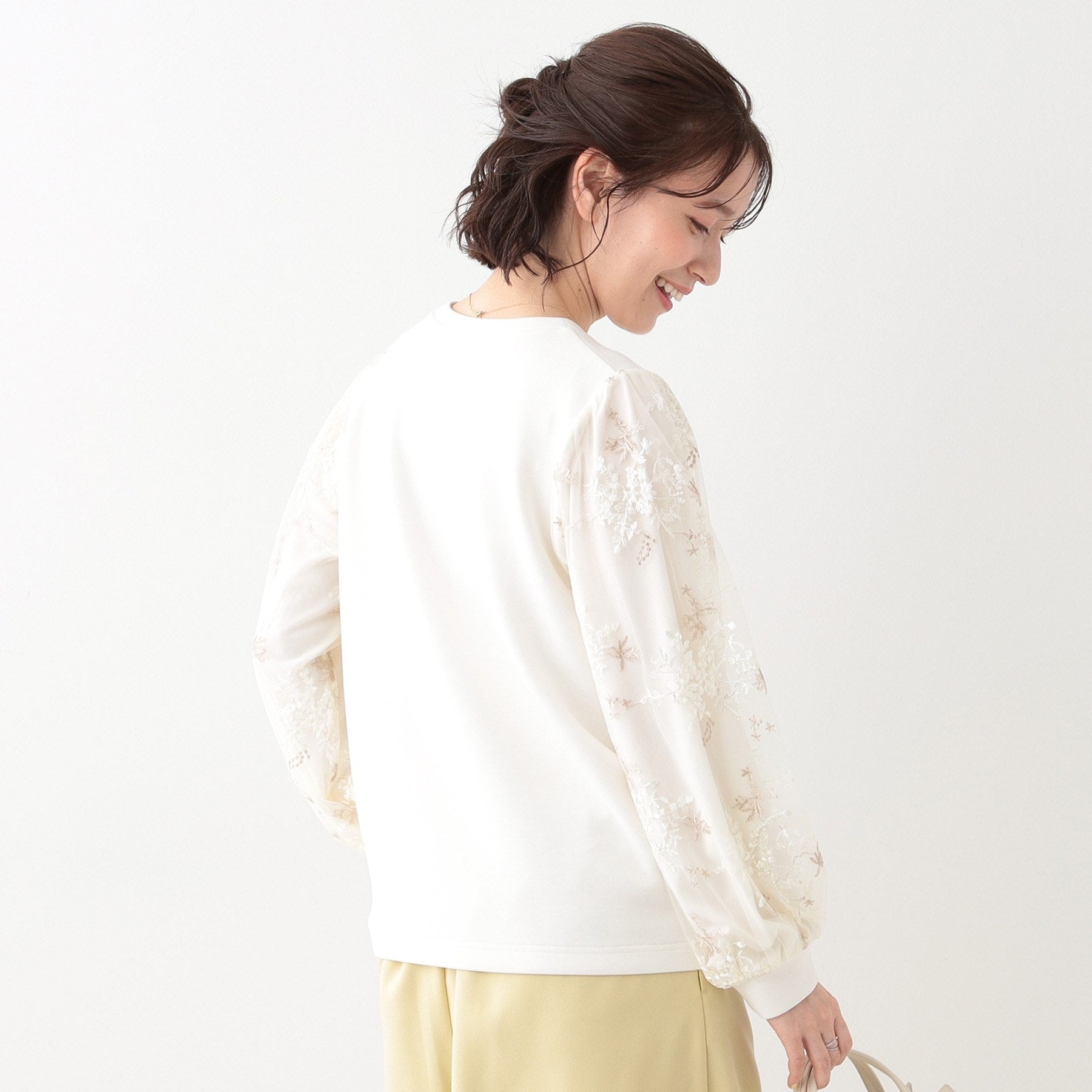 シューラルー SHOO・LA・RUE 【S-LL】袖チュール刺繍切り替えトップス （チャコールグレー(014)） チャコールグレー(014)