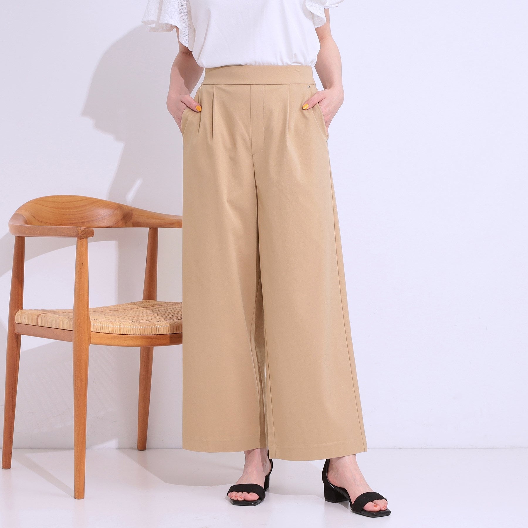 シューラルー SHOO・LA・RUE ひんやりストレッチワイドパンツ （ベージュ(052)） ベージュ(052)
