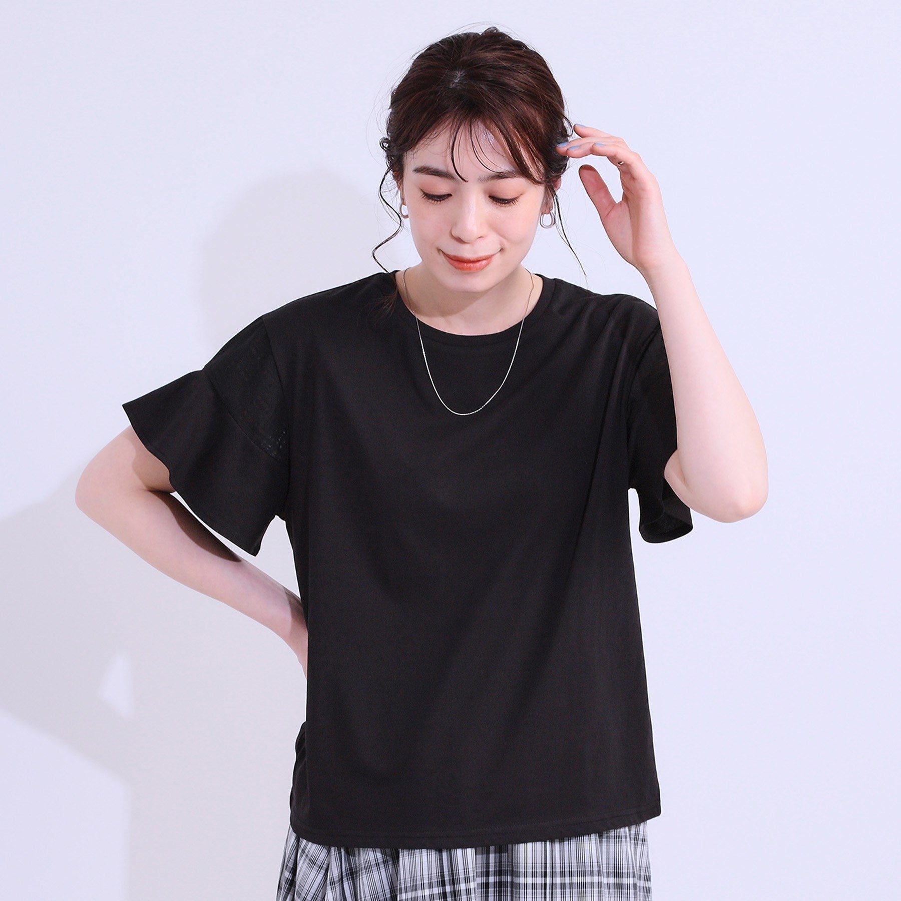 シューラルー SHOO・LA・RUE 【S-LL/ひんやり】女性らしさを惹き立てる お袖シアーフリルトップス （オフホワイト(003)） オフホワイト(003)