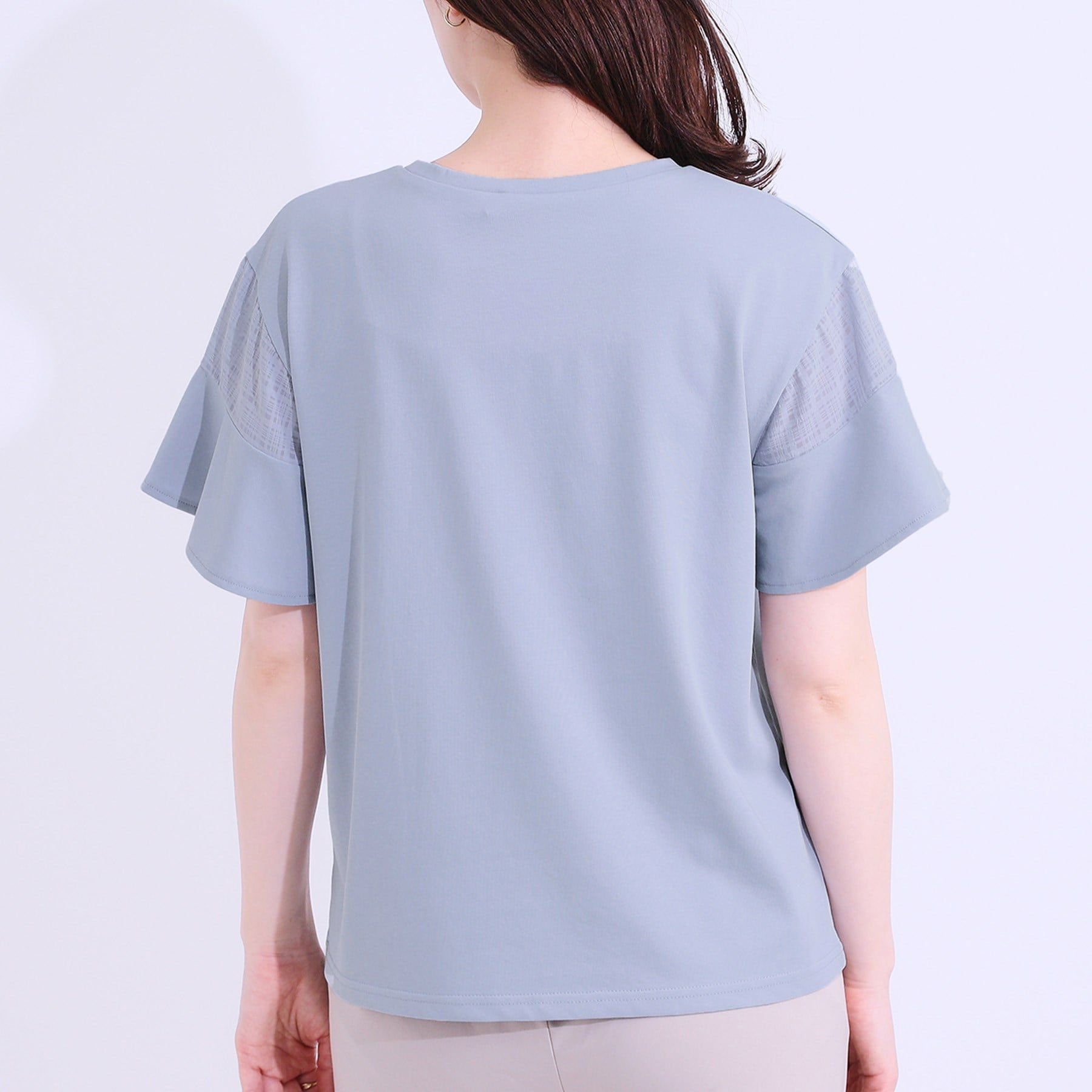 シューラルー SHOO・LA・RUE 【S-LL/ひんやり】女性らしさを惹き立てる お袖シアーフリルトップス （オフホワイト(003)） オフホワイト(003)