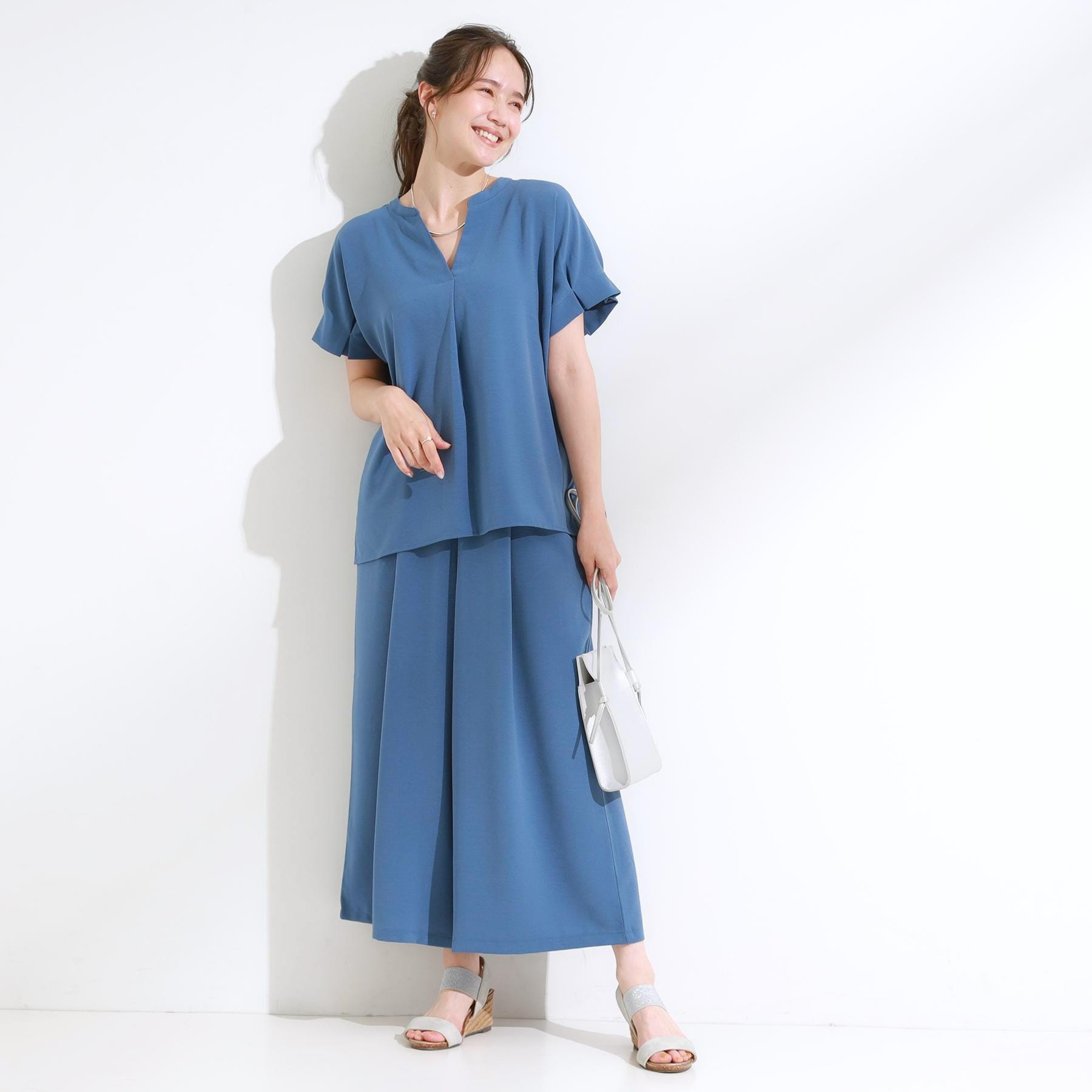 シューラルー SHOO・LA・RUE 【セットアップ可/ひんやり】きちんと見えで上品 お袖タック スキッパーブラウス （ブラウン(043)） ブラウン(043)