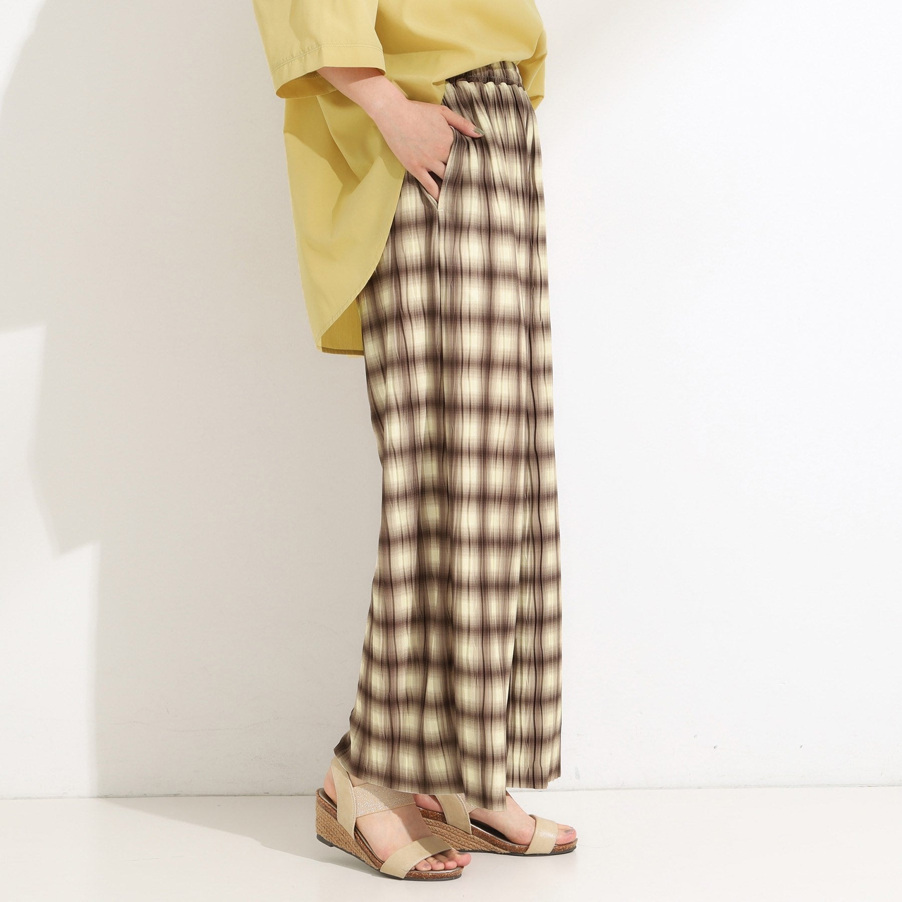 シューラルー SHOO・LA・RUE 楽にシーズンを先取り チェック柄ウェーブプリントパンツ （ブラック(219)） ブラック(219)