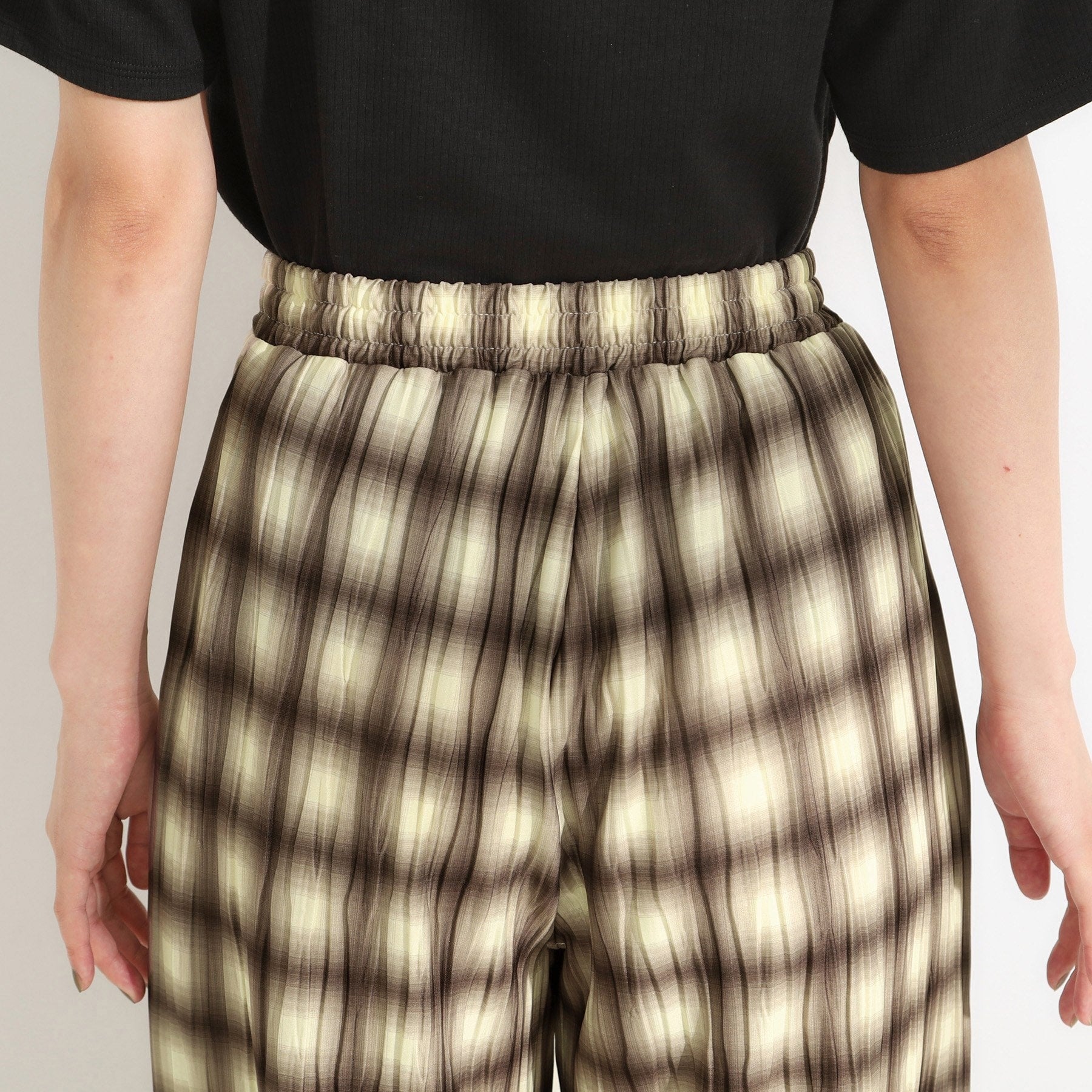 シューラルー SHOO・LA・RUE 楽にシーズンを先取り チェック柄ウェーブプリントパンツ （ブラック(219)） ブラック(219)