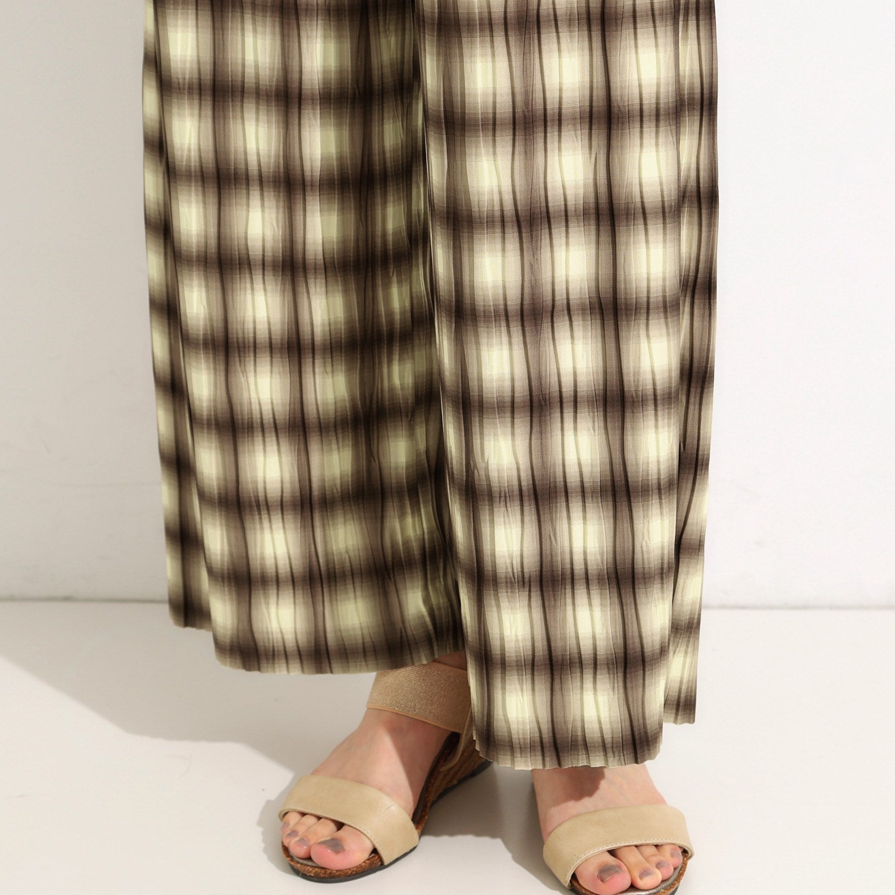 シューラルー SHOO・LA・RUE 楽にシーズンを先取り チェック柄ウェーブプリントパンツ （ブラック(219)） ブラック(219)