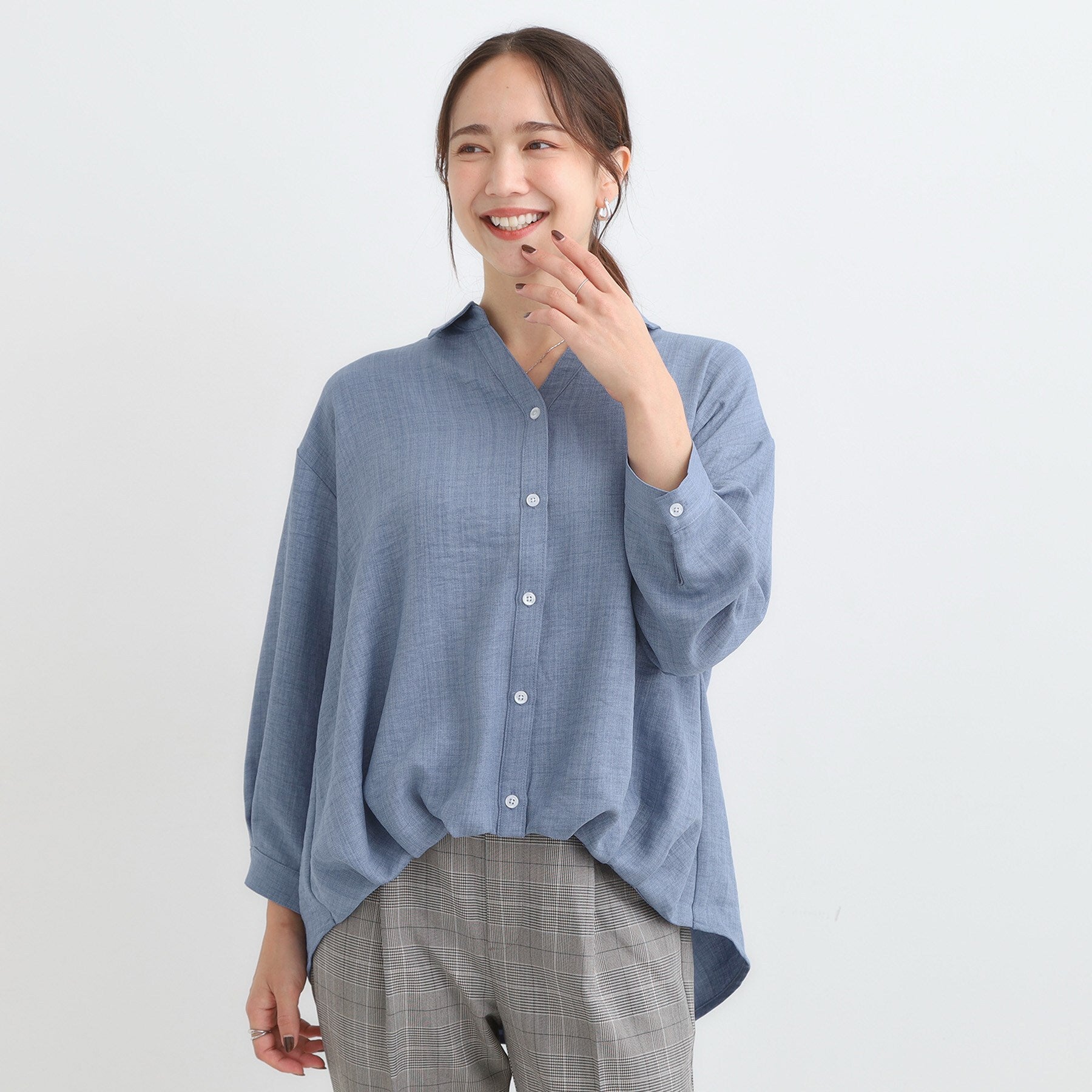 シューラルー SHOO・LA・RUE さらっとしたタッチが魅力 デニムライクまえ開きブラウス （ブルー(092)） ブルー(092)