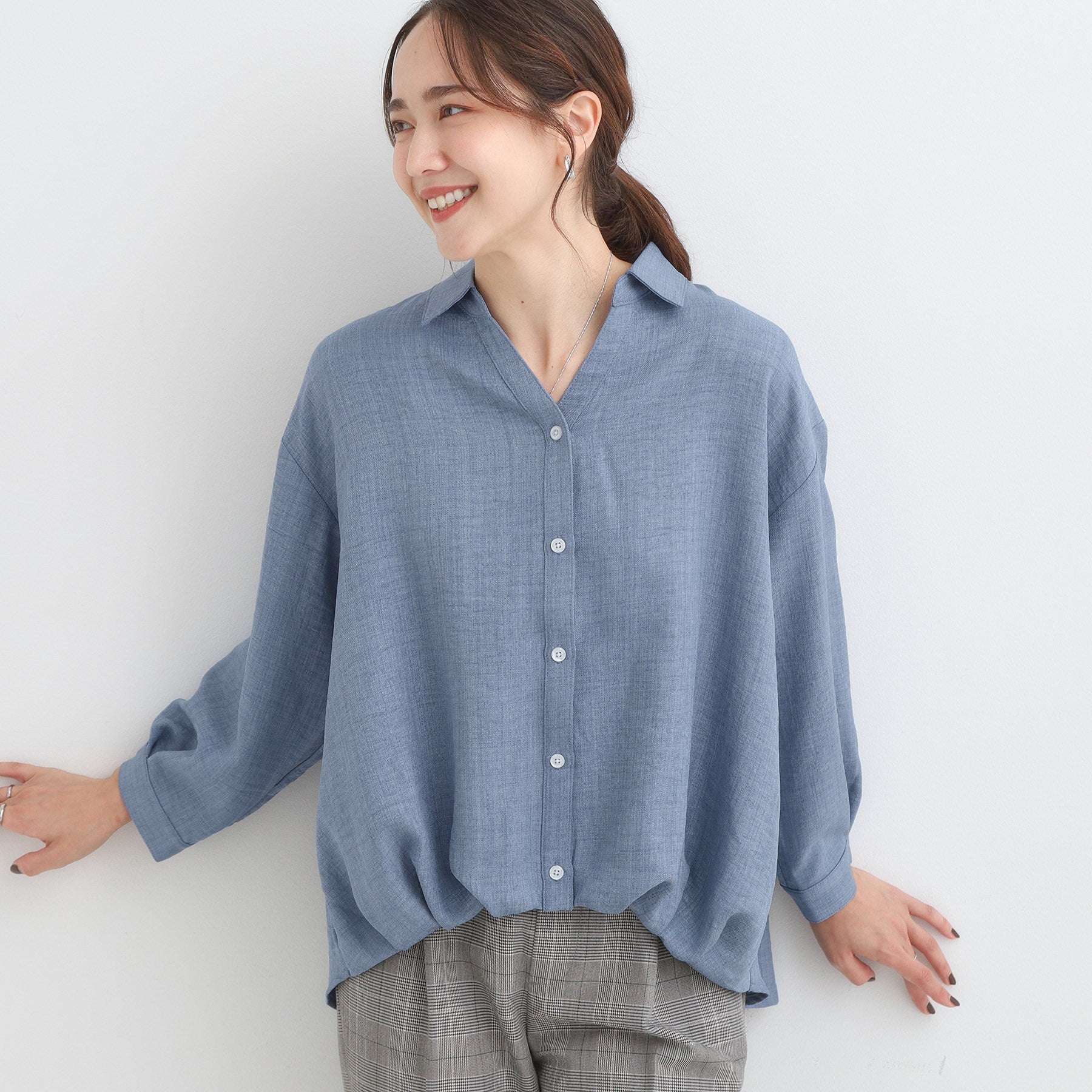 シューラルー SHOO・LA・RUE さらっとしたタッチが魅力 デニムライクまえ開きブラウス （ブルー(092)） ブルー(092)