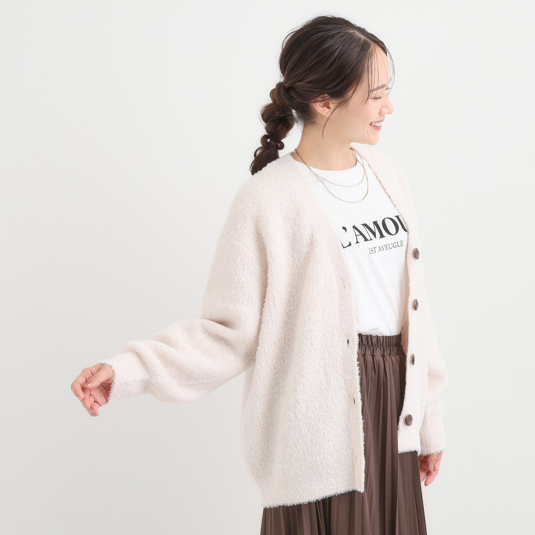 シューラルー SHOO・LA・RUE プードルフェザーVニットカーデ （ライトベージュ(051)） ライトベージュ(051)