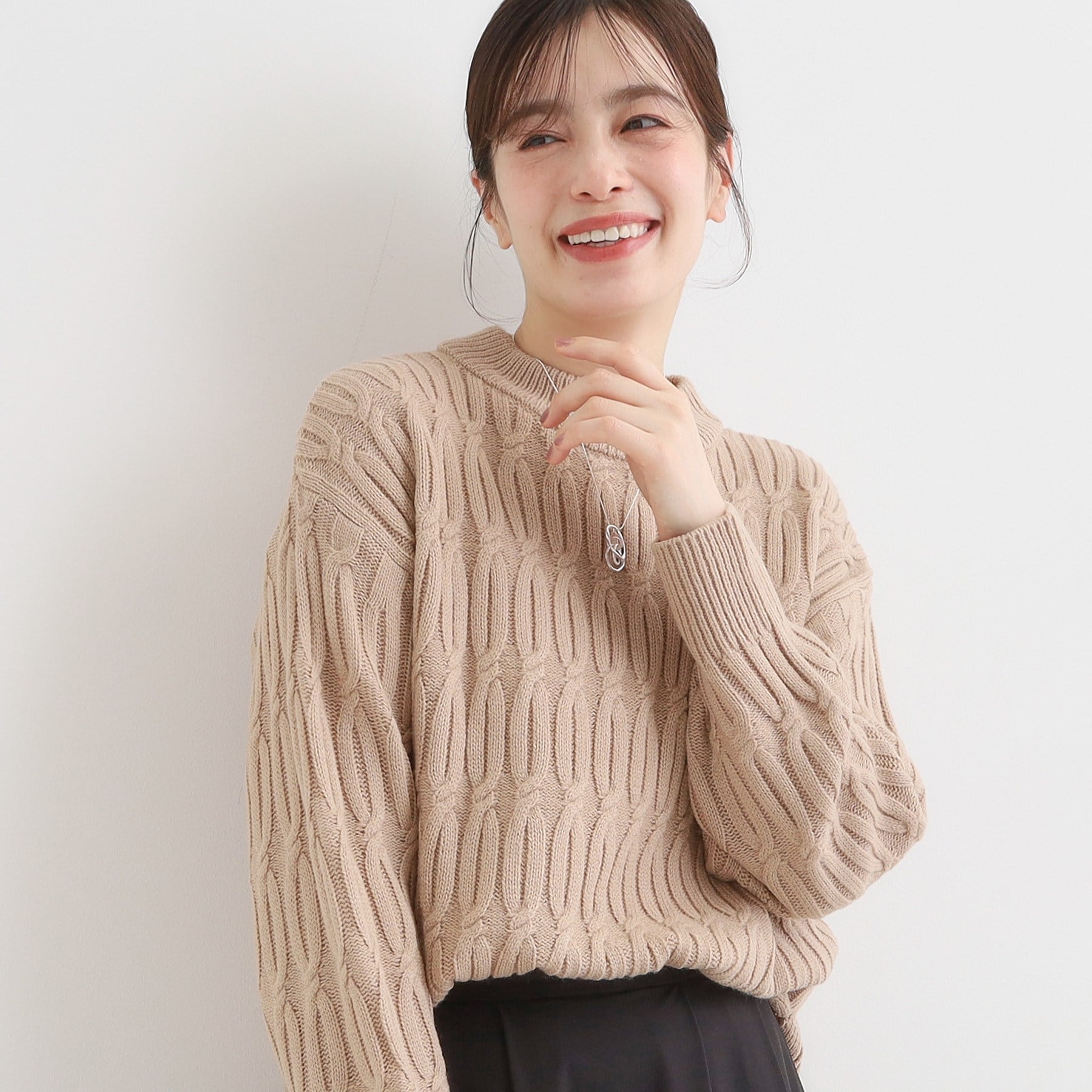 シューラルー SHOO・LA・RUE 【洗える／毛玉レス】シンプルケーブル柄ニット （ベージュ(052)） ベージュ(052)