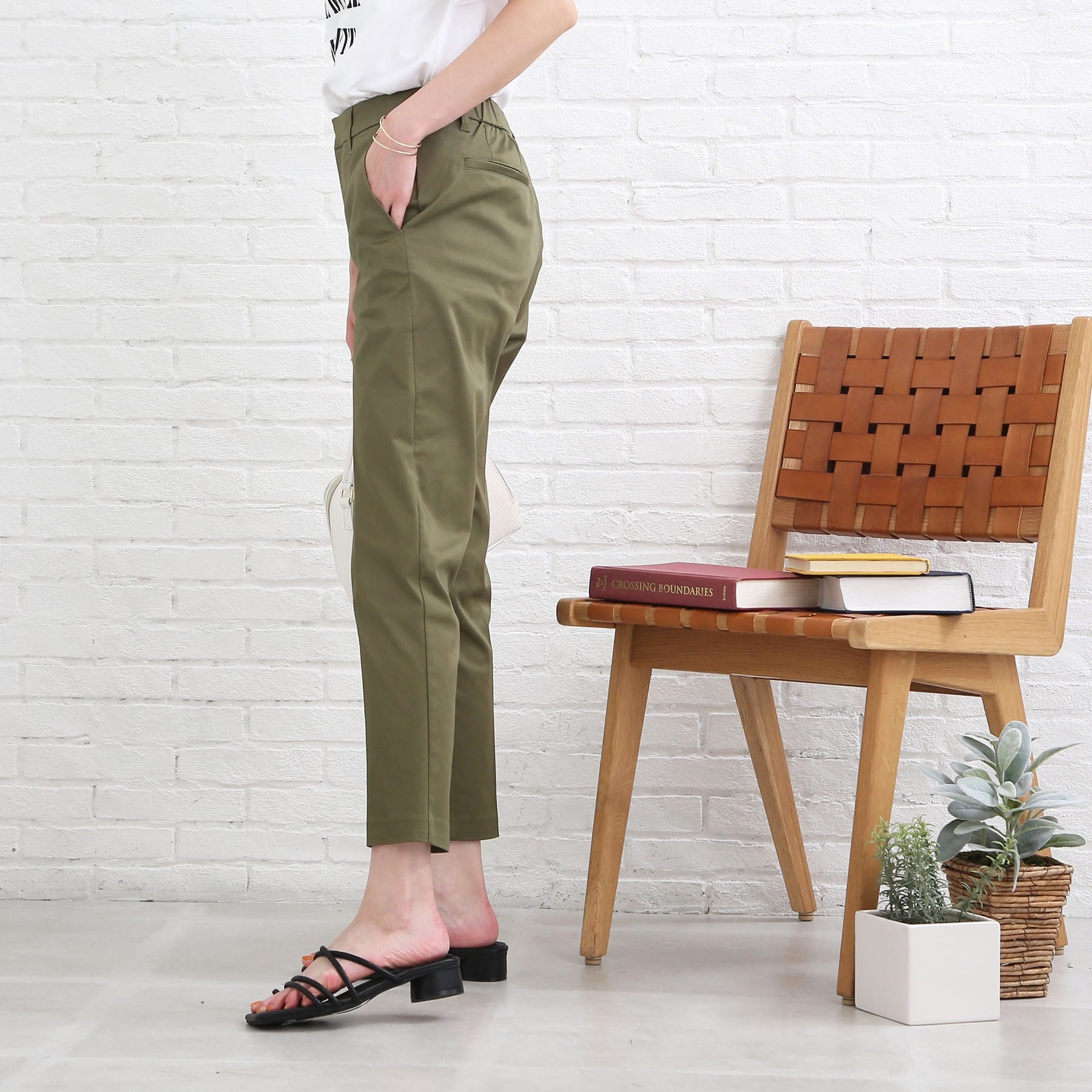 SHOO・LA・RUE [3D scan/SS-3L/beautiful] Hollow yarn satin stick pants