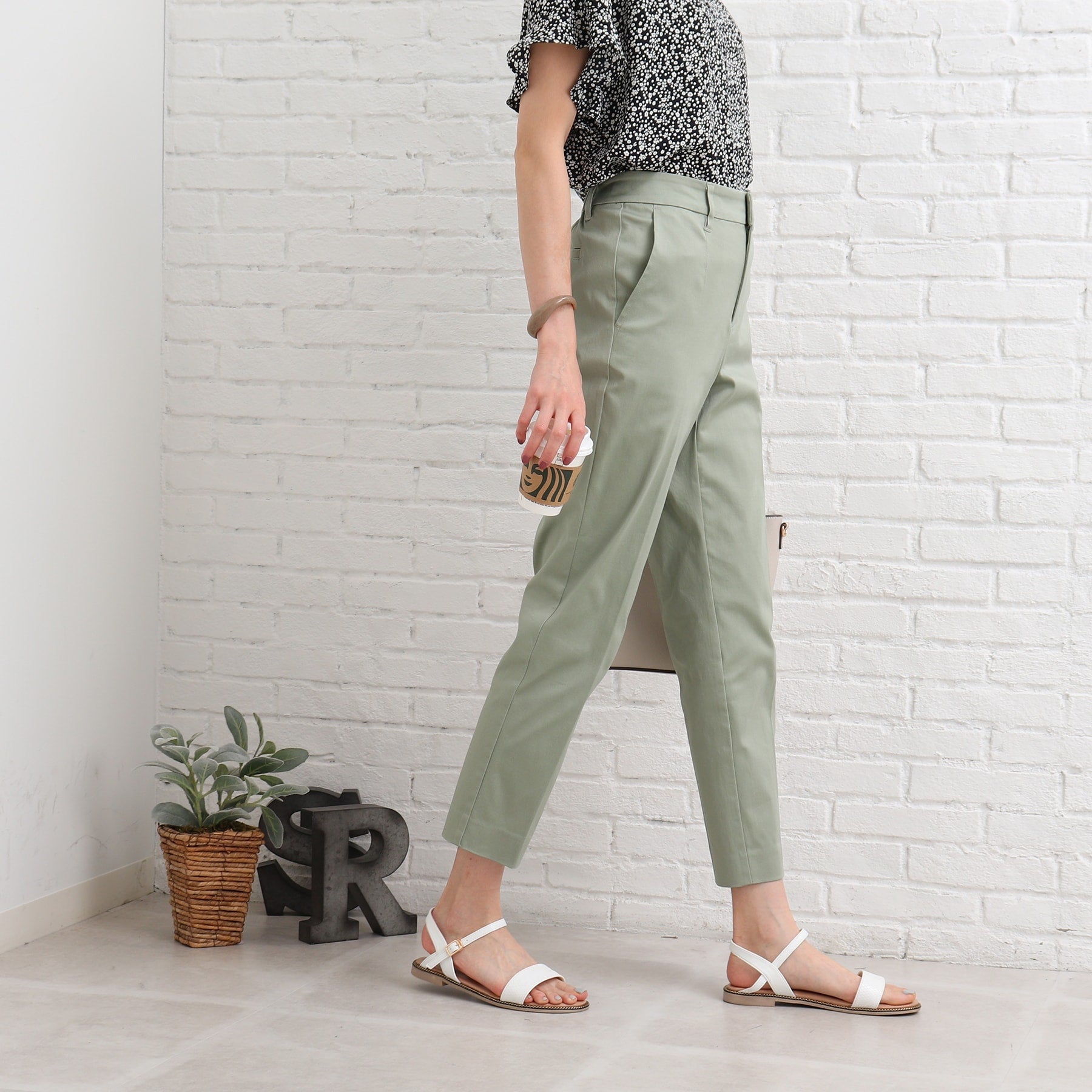 SHOO・LA・RUE [3D scan/SS-3L/beautiful] Hollow yarn satin stick pants