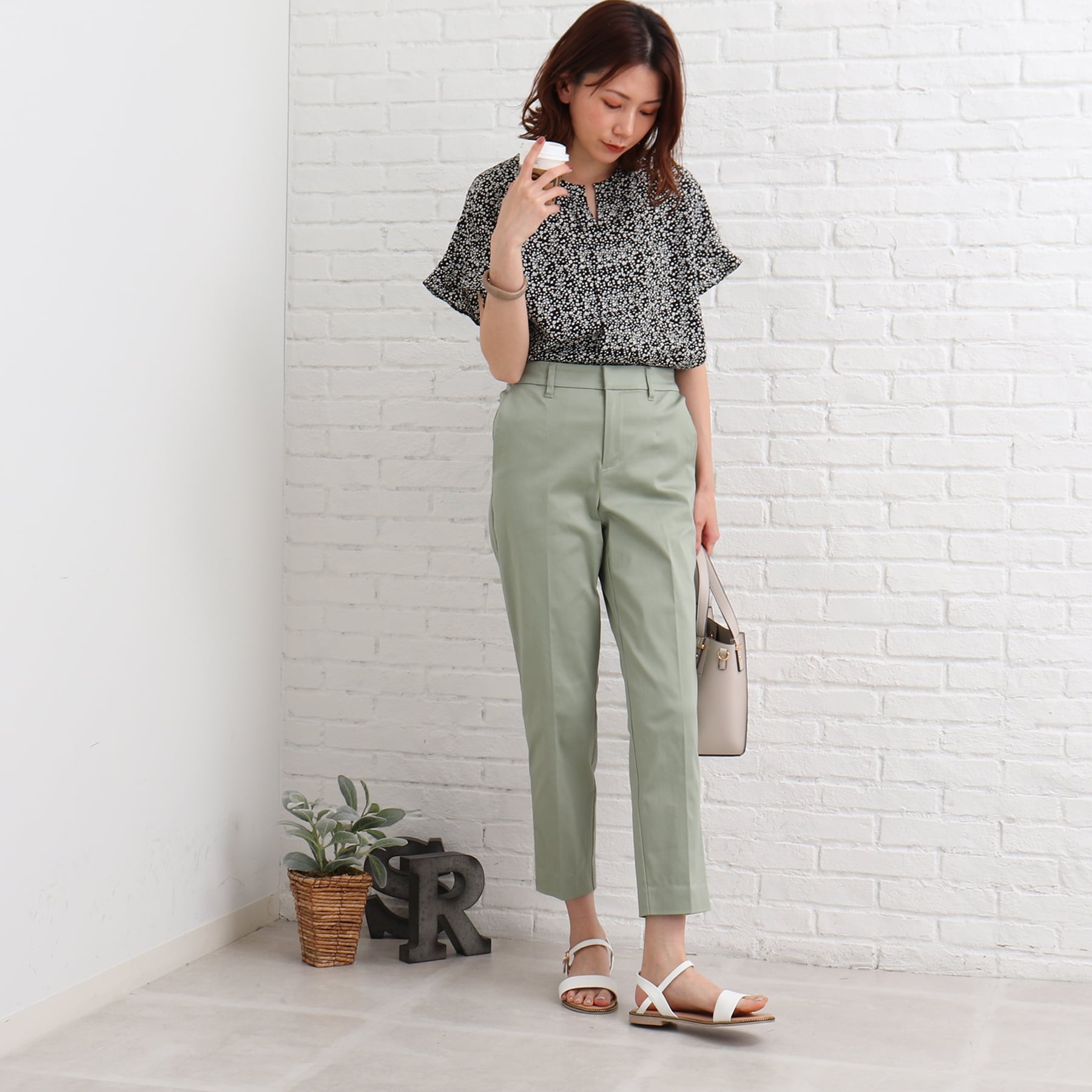 SHOO・LA・RUE [3D scan/SS-3L/beautiful] Hollow yarn satin stick pants