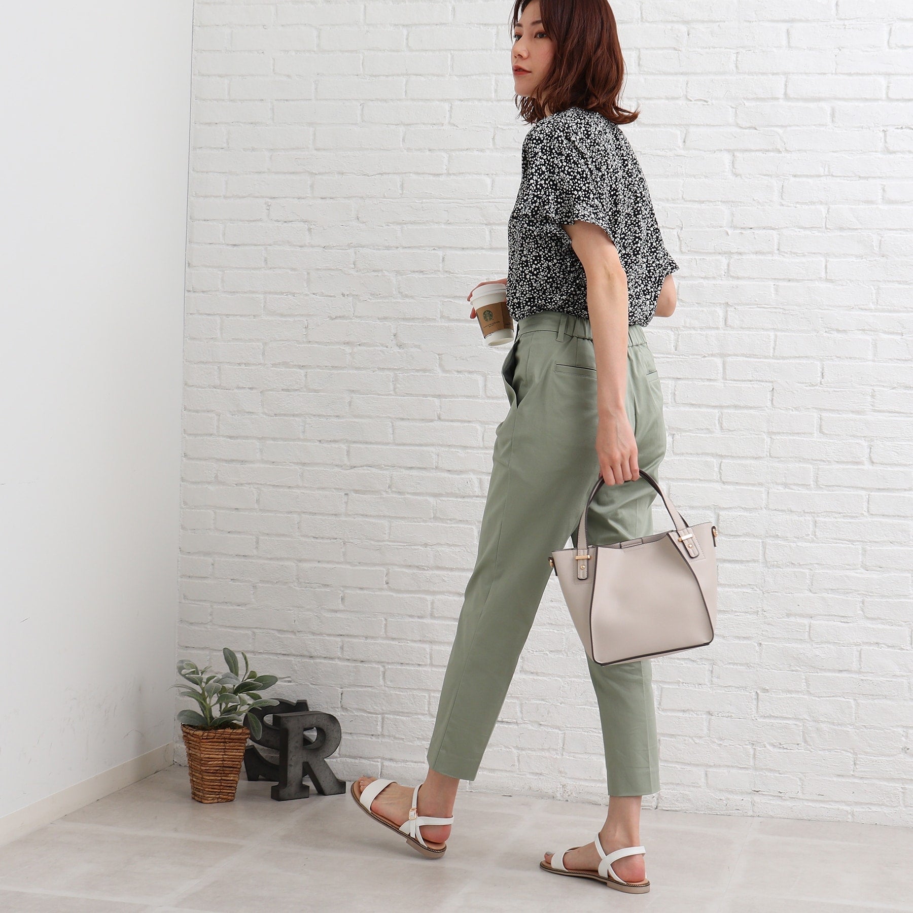SHOO・LA・RUE [3D scan/SS-3L/beautiful] Hollow yarn satin stick pants