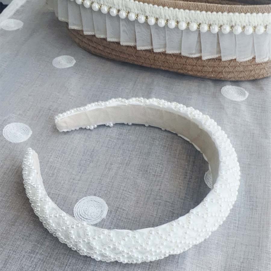 ショッピングゴー shoppinggo カチューシャ パール 幅広 大人 ヘアバンド ヘッドアクセサリー シック 細め 結婚式 二次会 ウェディング 発表会 卒業式 （ホワイト） ホワイト