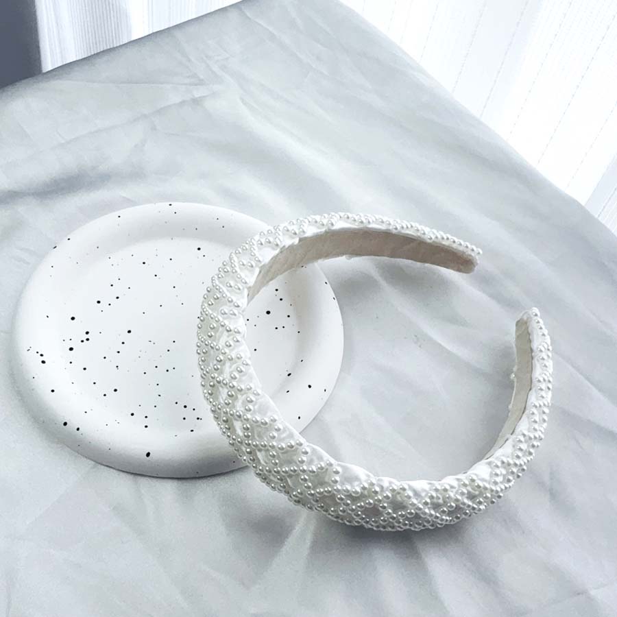 ショッピングゴー shoppinggo カチューシャ パール 幅広 大人 ヘアバンド ヘッドアクセサリー シック 細め 結婚式 二次会 ウェディング 発表会 卒業式 （ホワイト） ホワイト