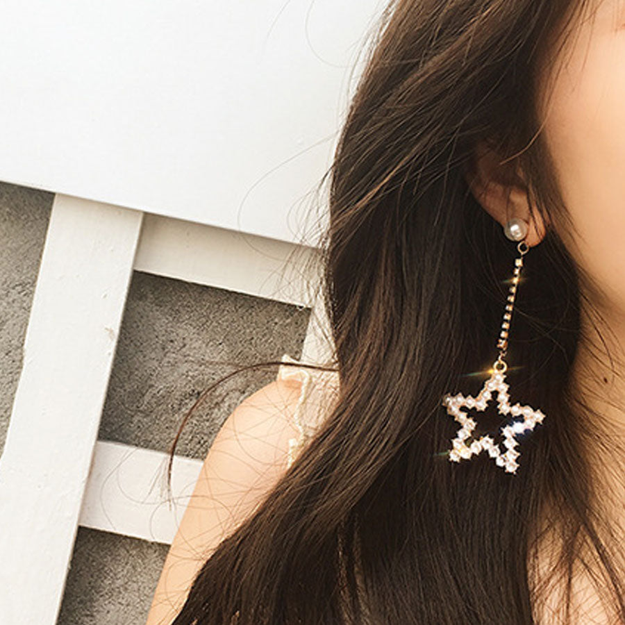ショッピングゴー shoppinggo ピアス ロングピアス パール 揺れる 星 キラキラ 大ぶりピアス 左右非対称 かわいい お洒落 輝く小顔効果